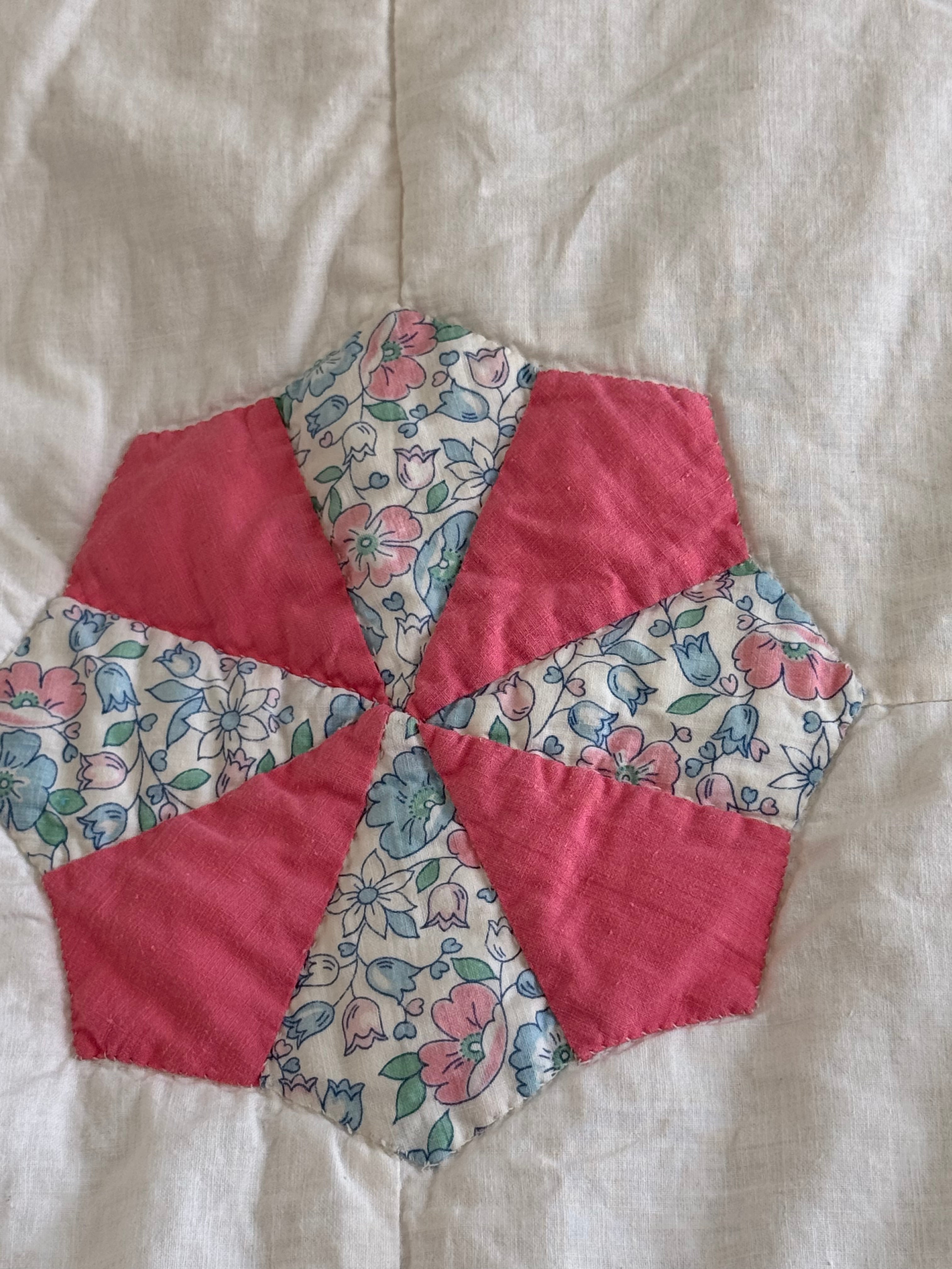 Vintage Sunny Dresden Plate Quilt