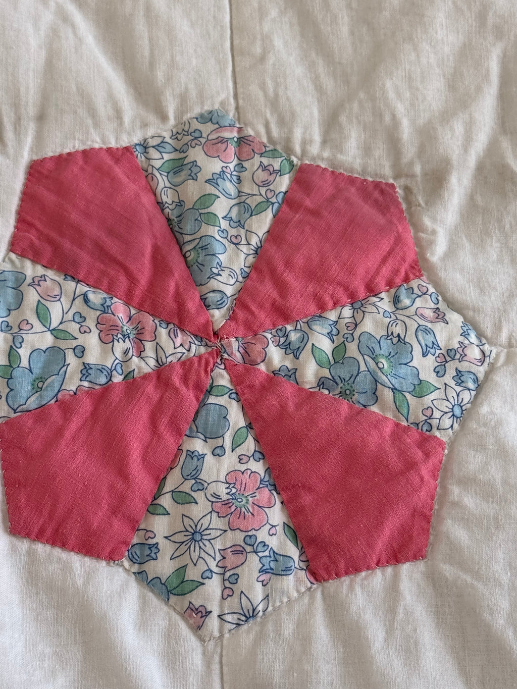 Vintage Sunny Dresden Plate Quilt