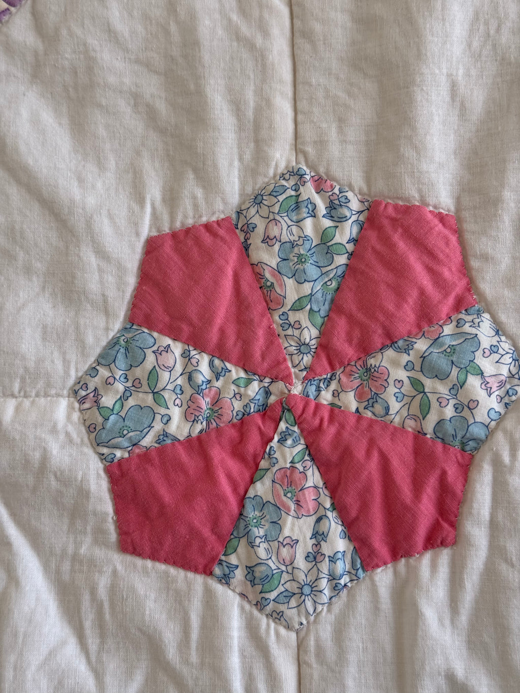 Vintage Sunny Dresden Plate Quilt