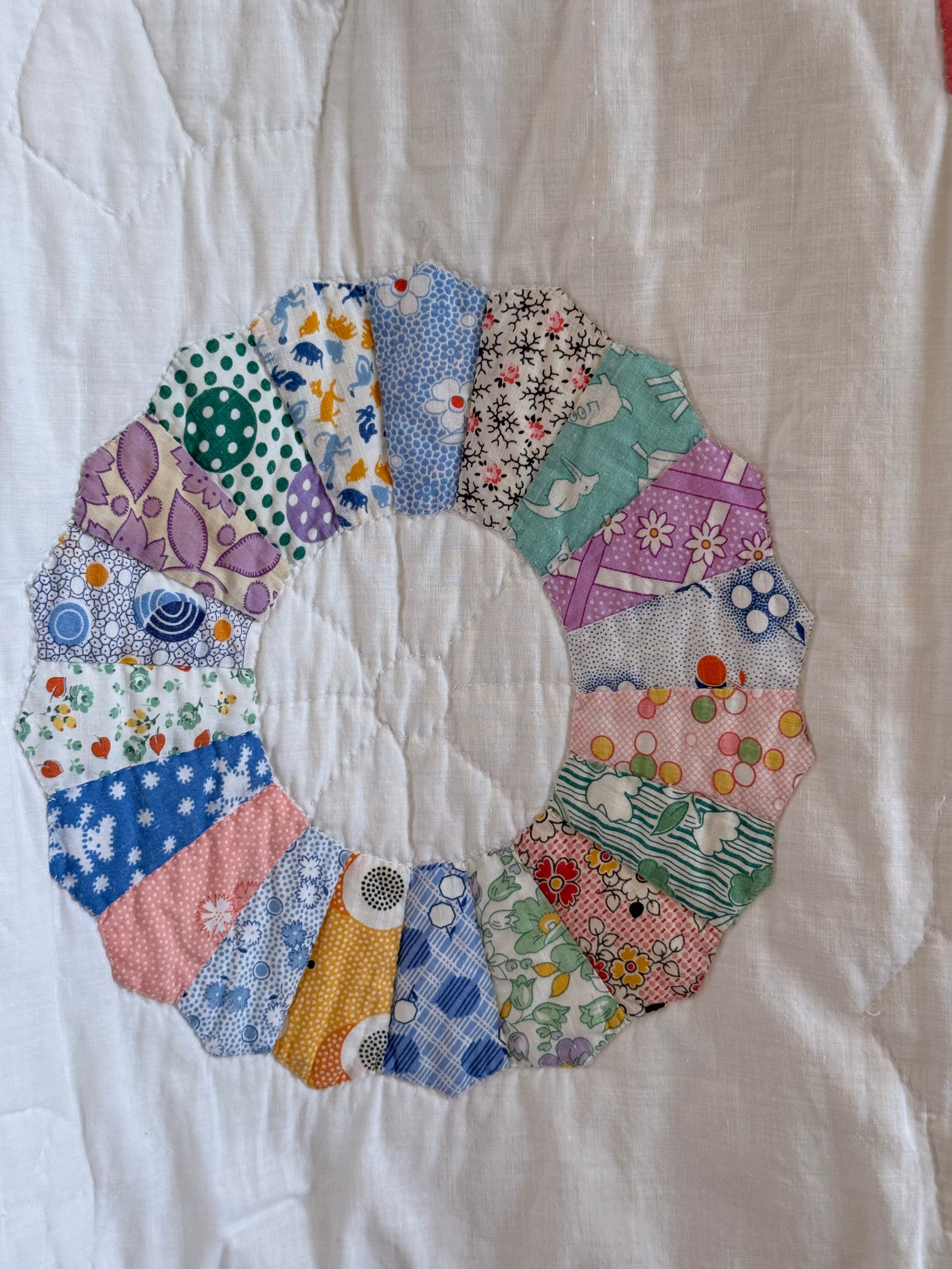 Vintage Sunny Dresden Plate Quilt
