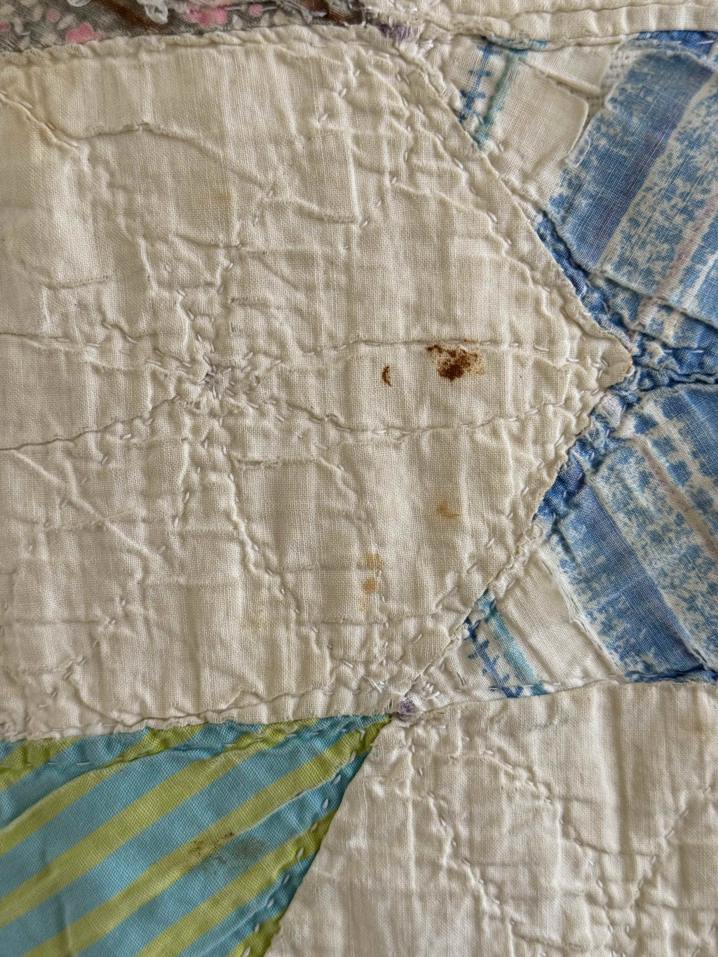 Vintage Quilt Hexagonal Star