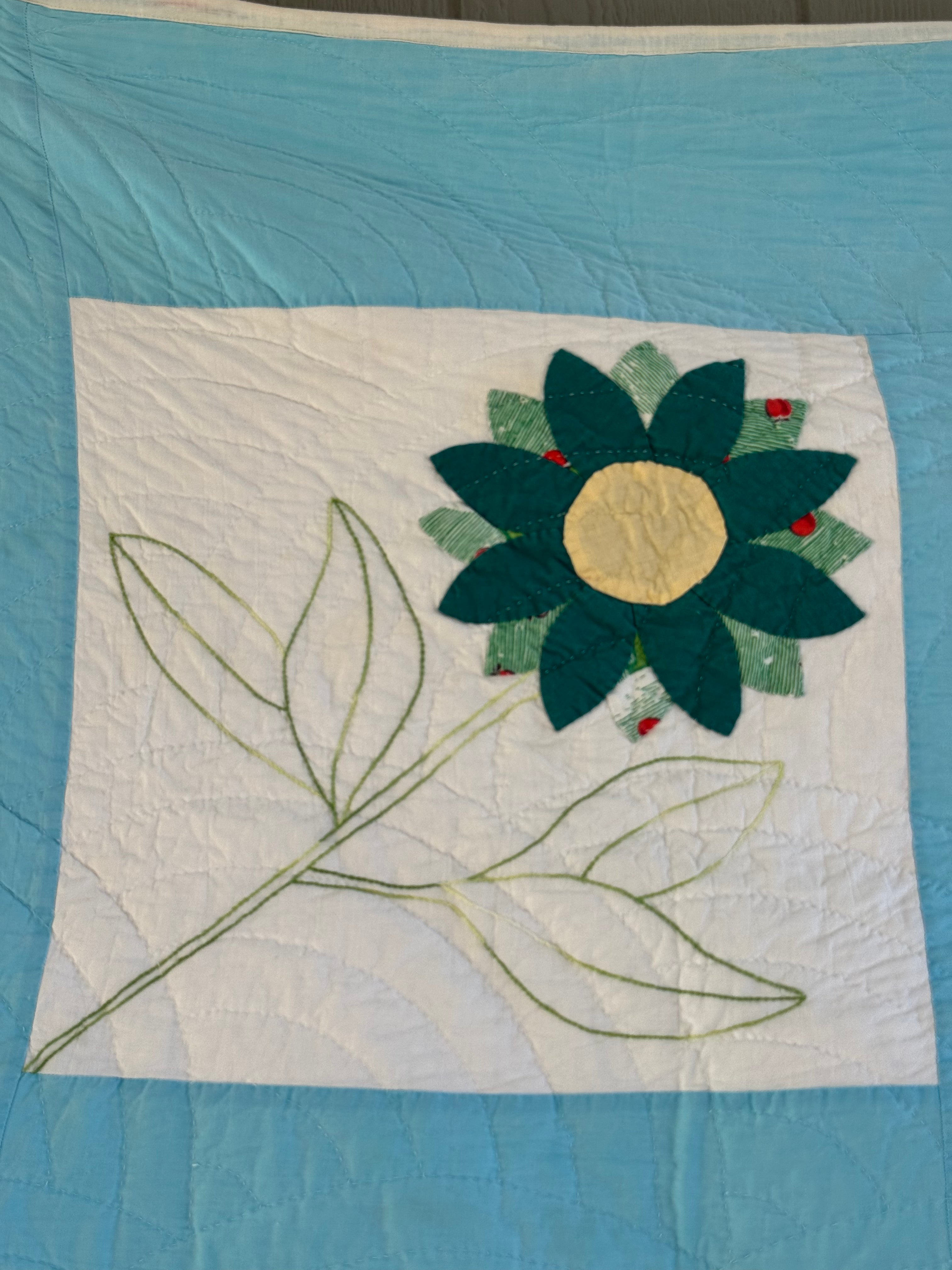 Vintage Quilt Appliqued Daisy