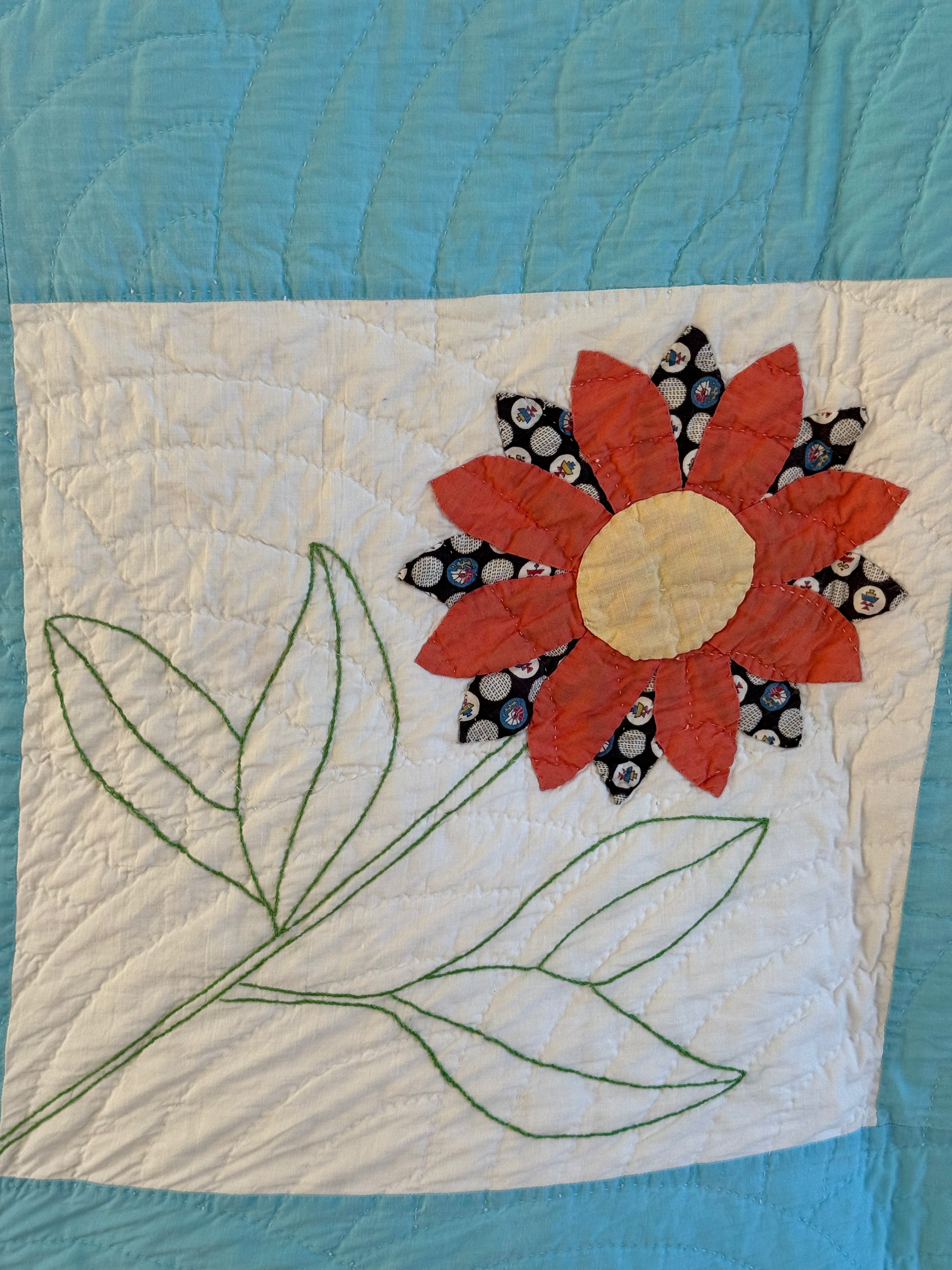 Vintage Quilt Appliqued Daisy