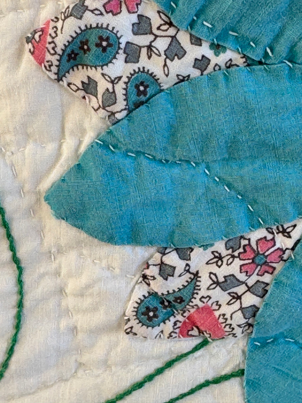 Vintage Quilt Appliqued Daisy