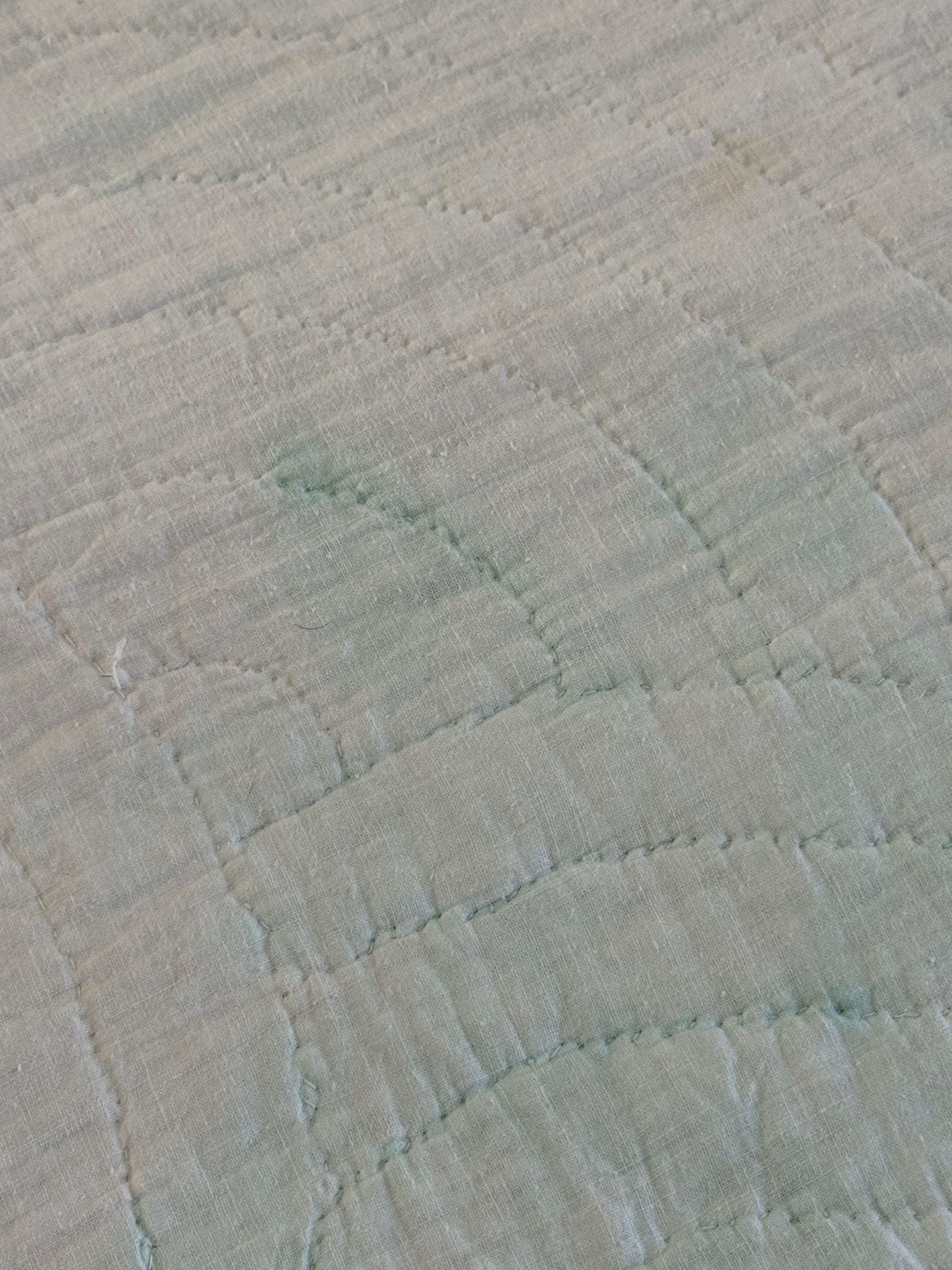 Vintage Quilt Appliqued Daisy