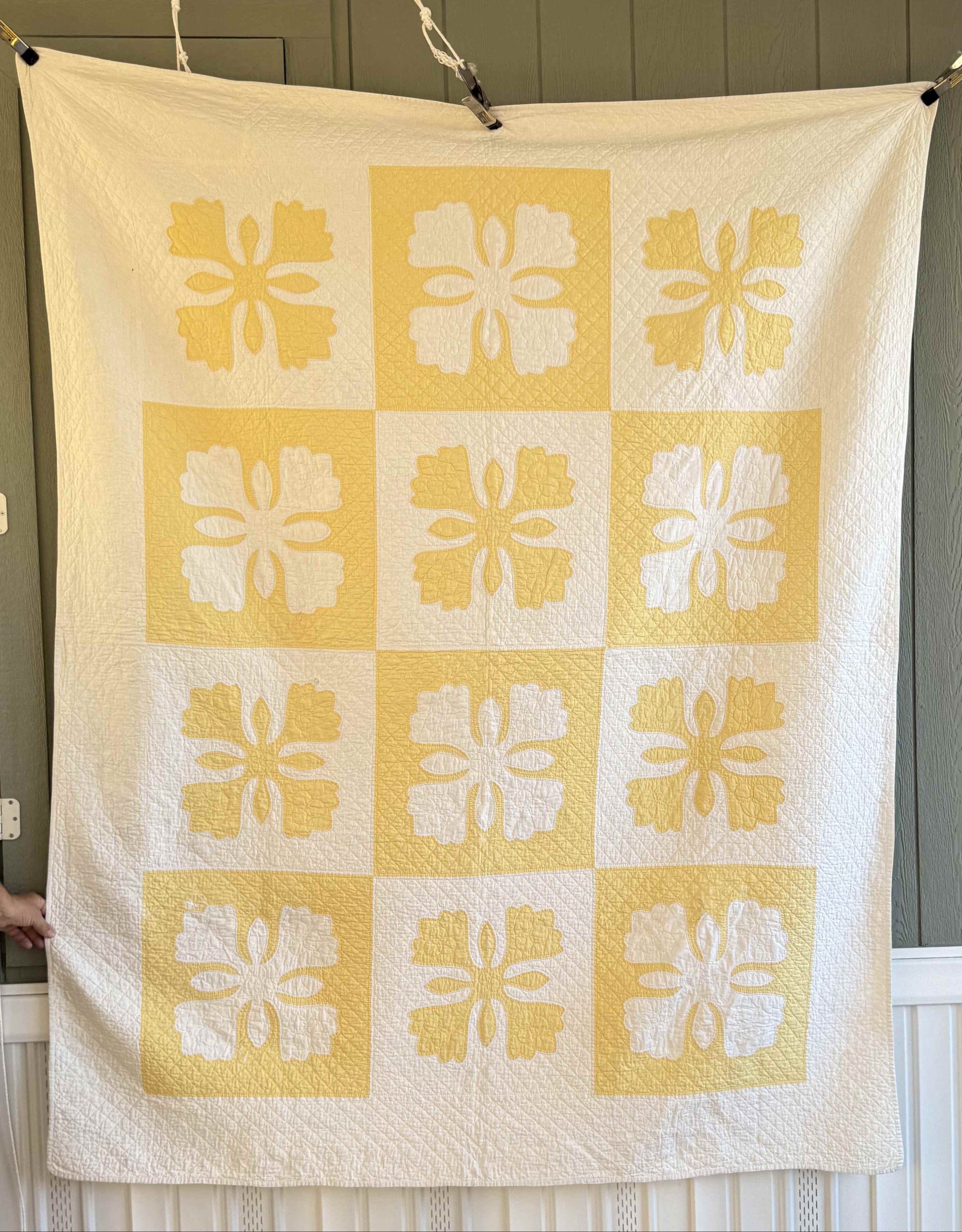 Vintage Quilt Hero's Crown Style Reverse Appliqué