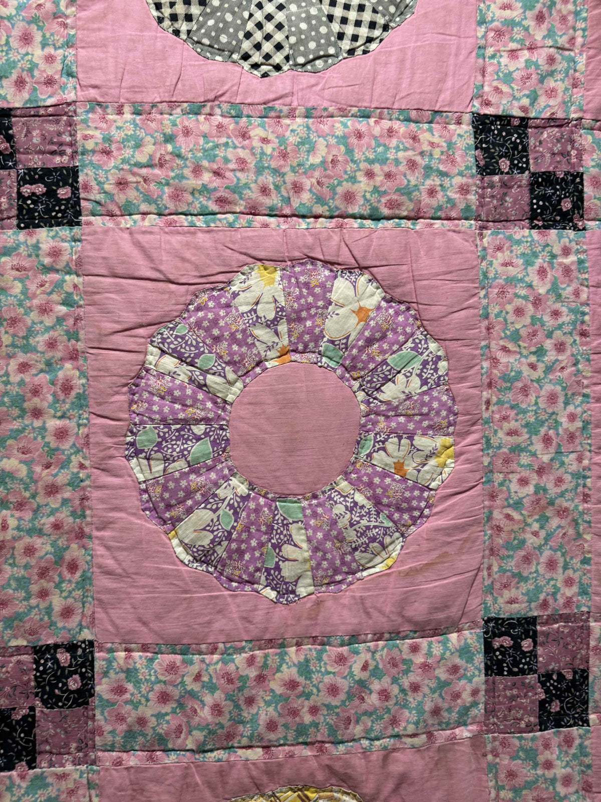 Vintage Quilt Mixed Era Dresden Plate