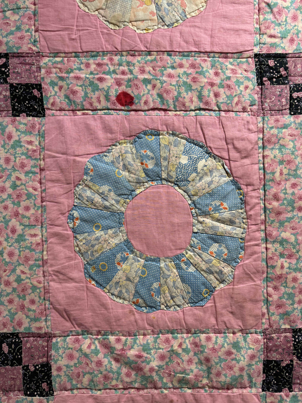 Vintage Quilt Mixed Era Dresden Plate