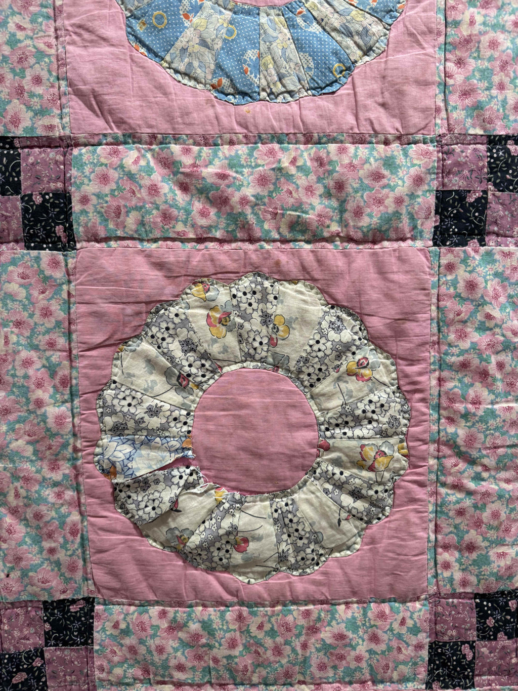 Vintage Quilt Mixed Era Dresden Plate