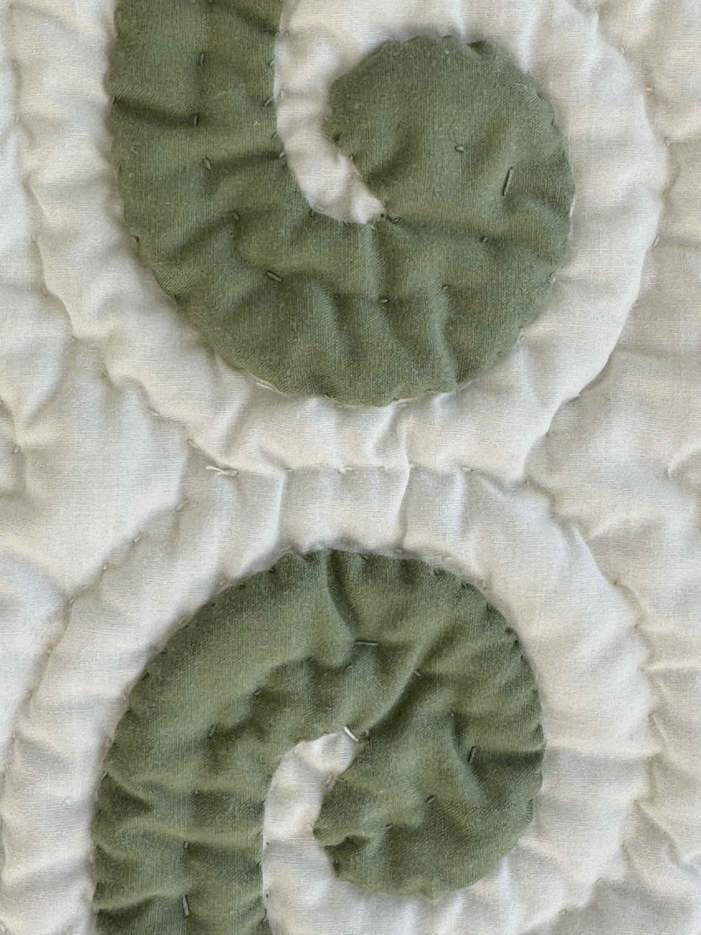 Vintage Quilt Hawaiian-Inspired Hibiscus Appliqué