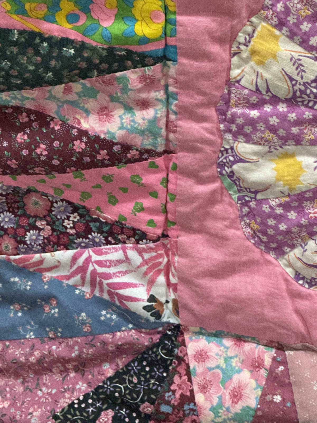 Vintage Quilt Mixed Era Dresden Plate