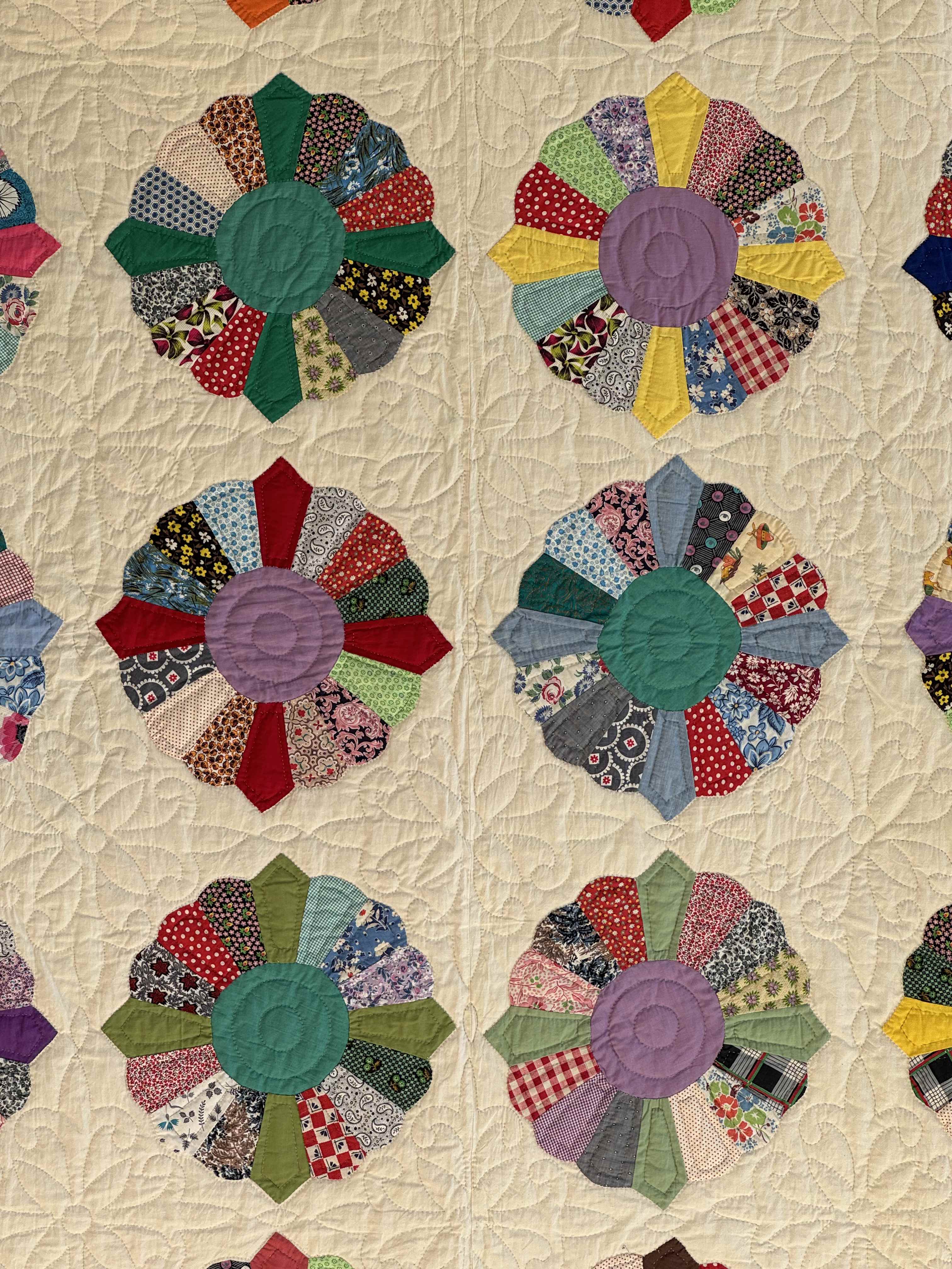Vintage Quilt Dresden Plate Variation