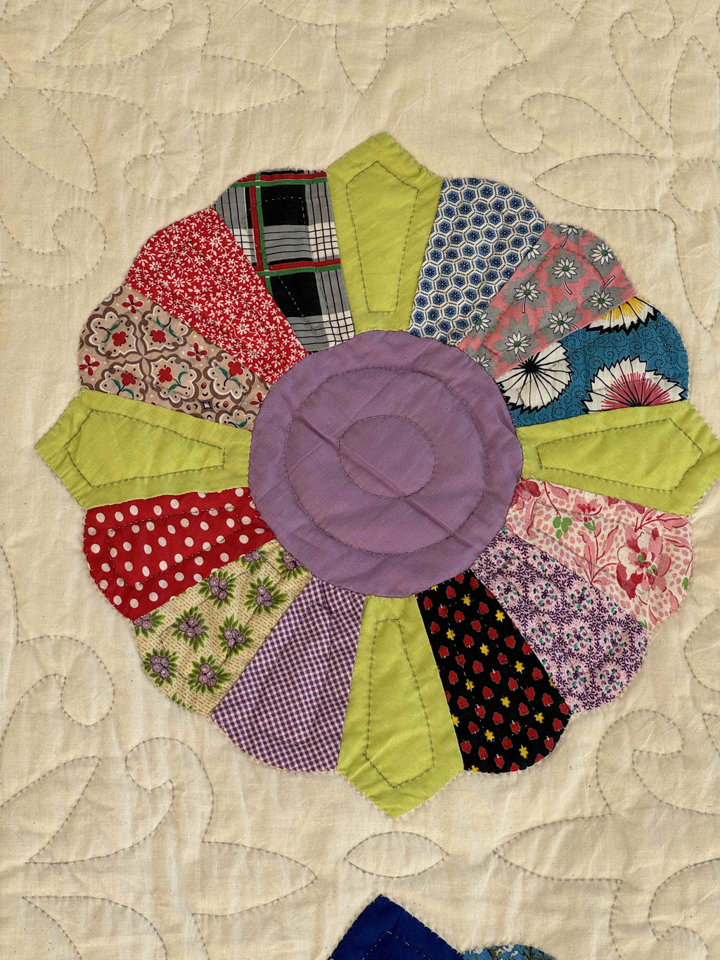 Vintage Quilt Dresden Plate Variation
