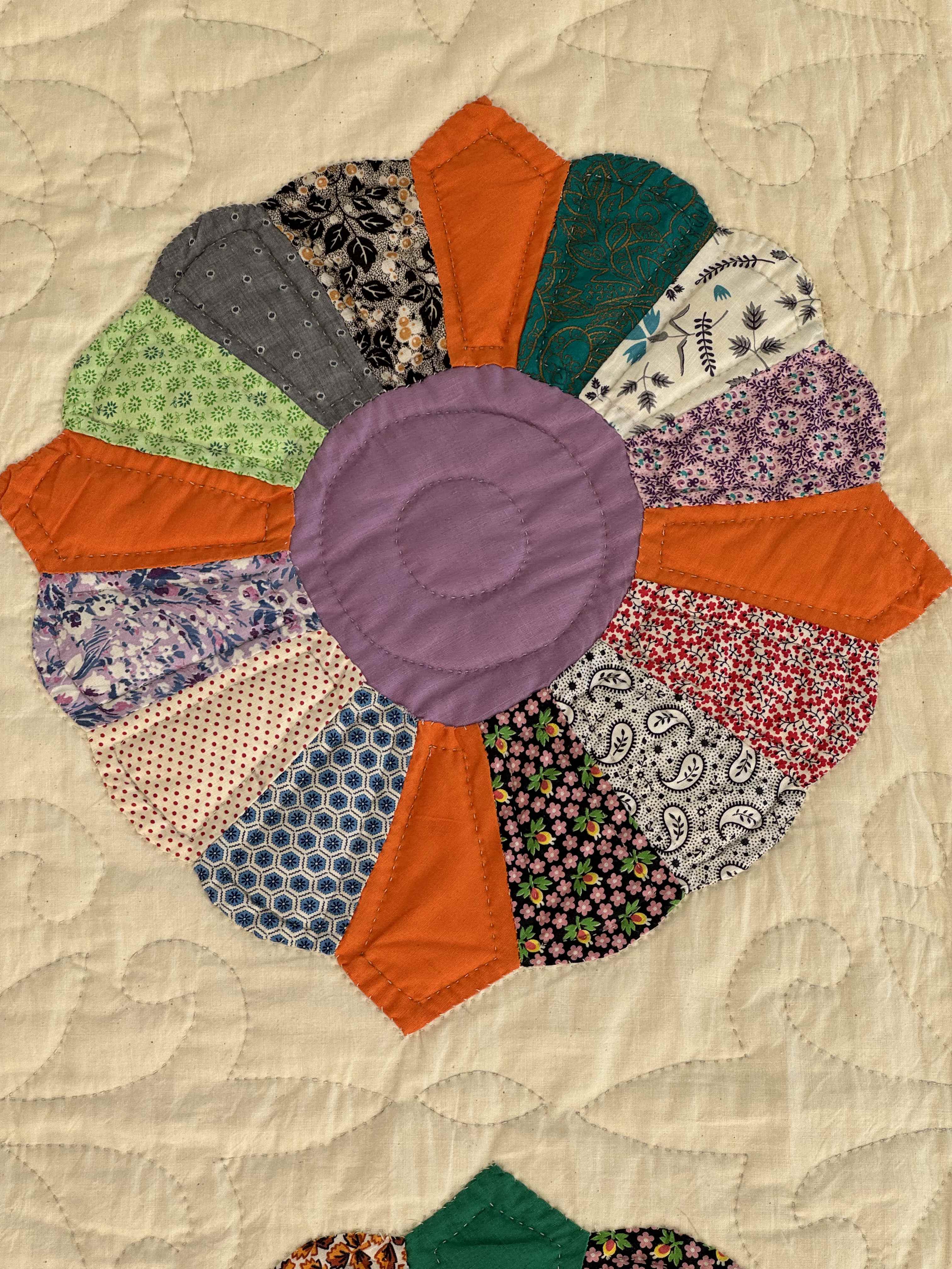 Vintage Quilt Dresden Plate Variation