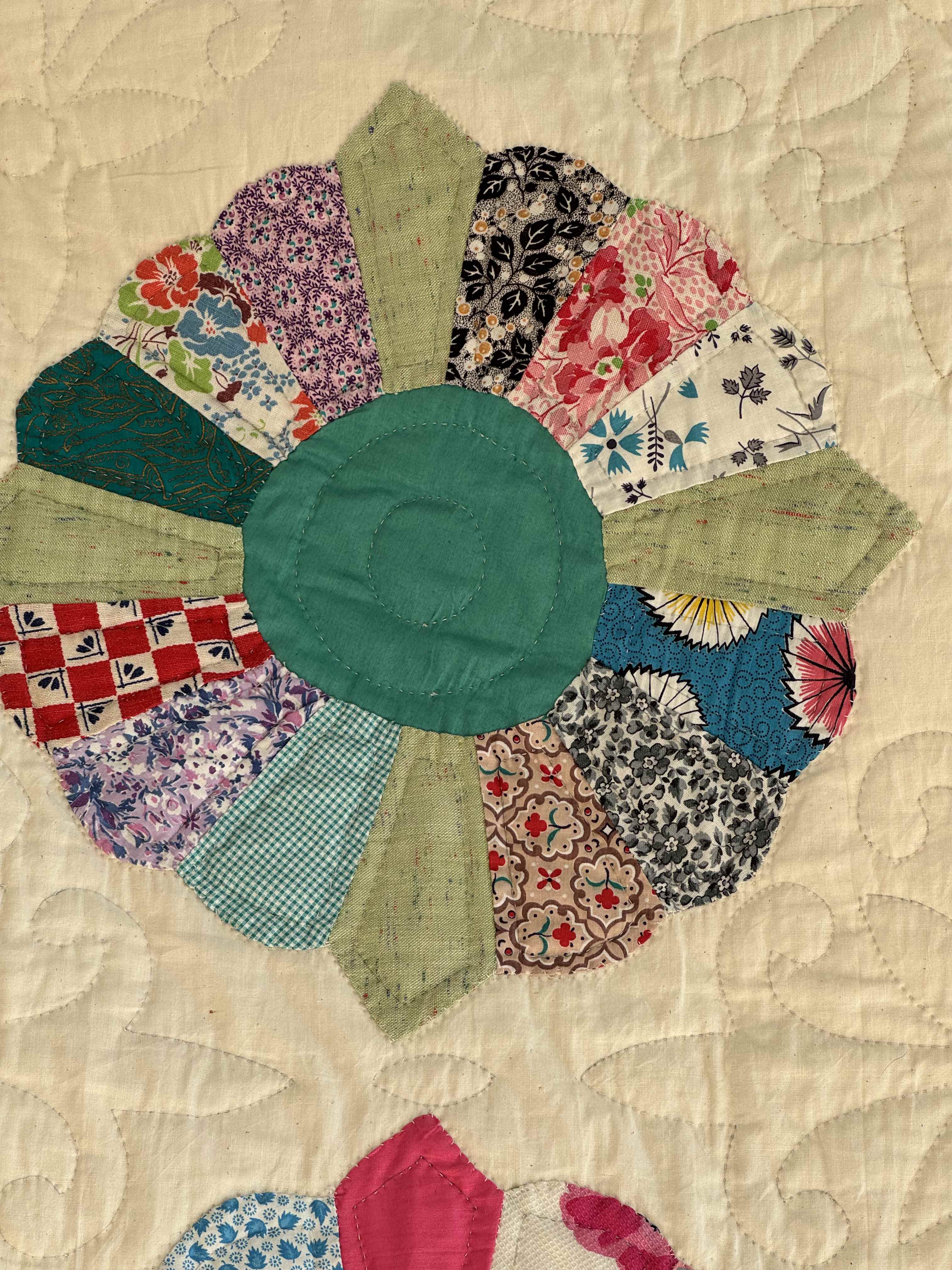 Vintage Quilt Dresden Plate Variation