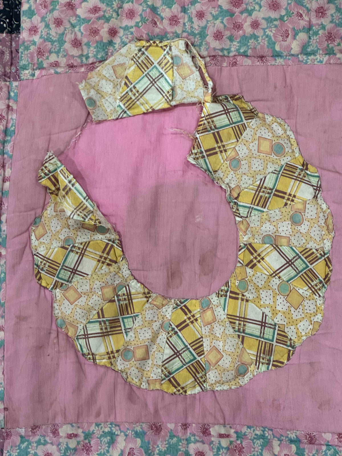 Vintage Quilt Mixed Era Dresden Plate