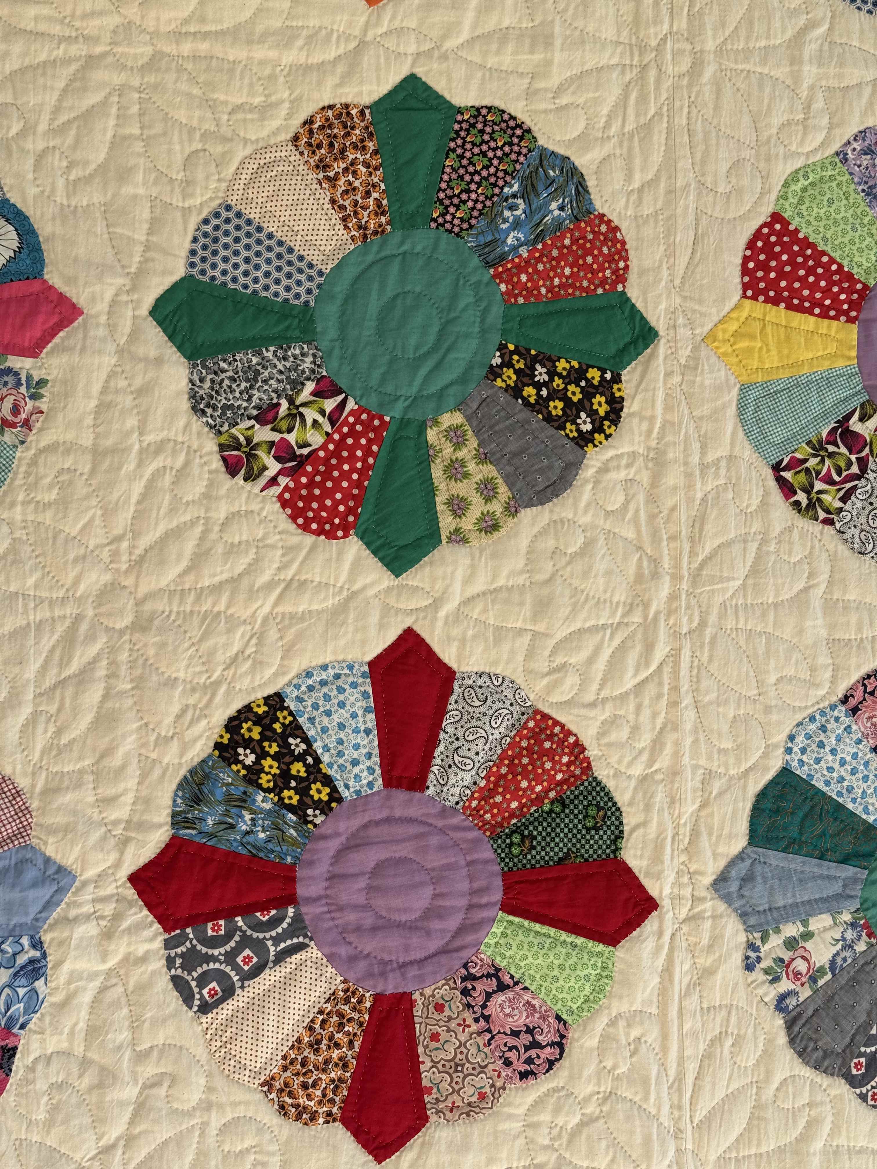 Vintage Quilt Dresden Plate Variation