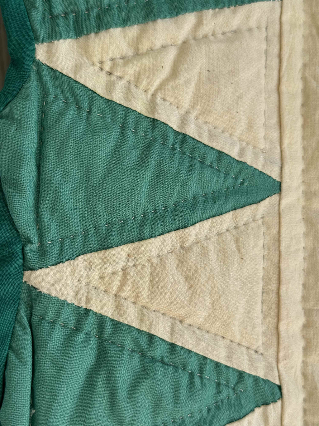 Vintage Quilt Dresden Plate Variation