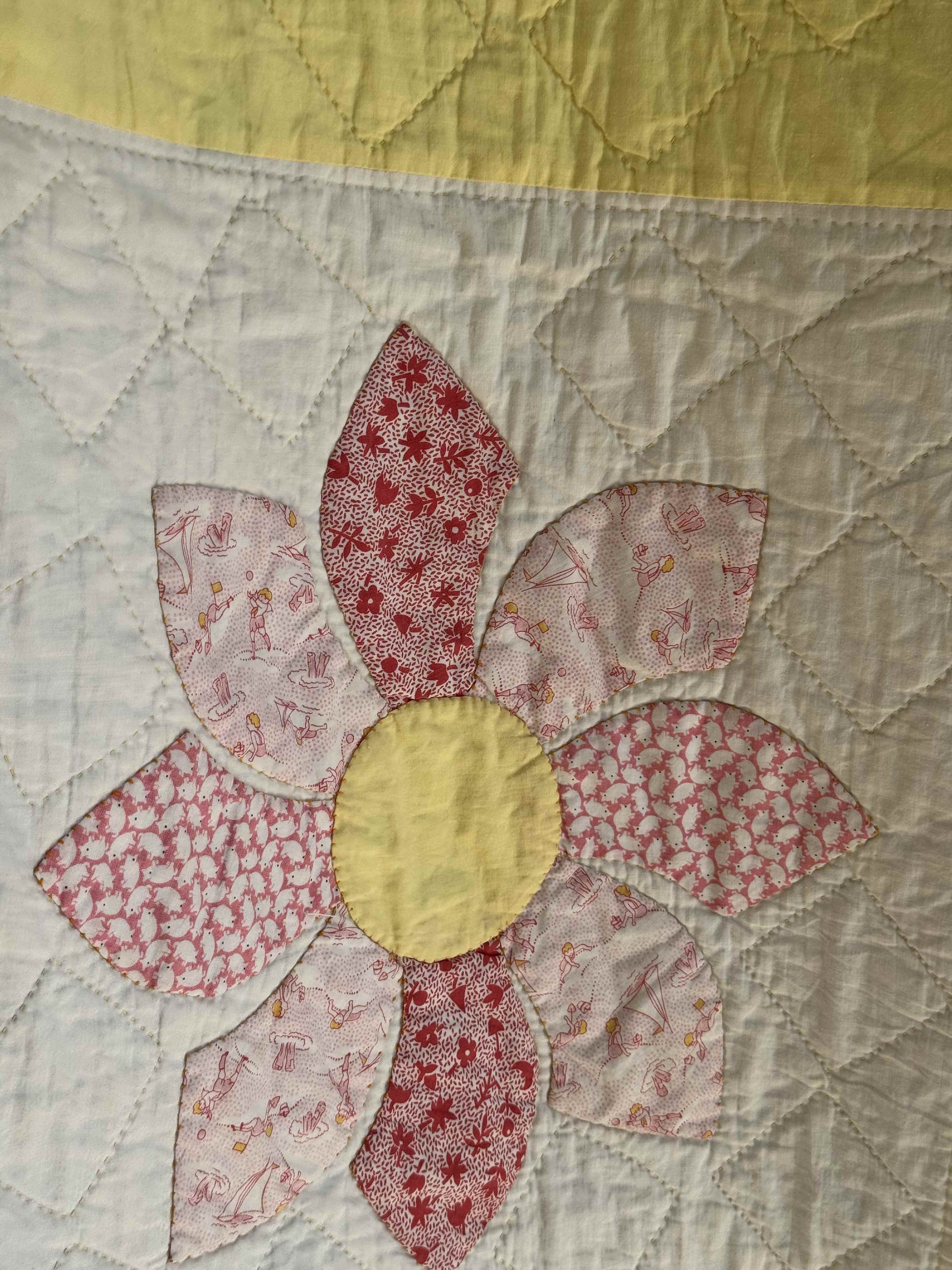 Vintage Quilt Dresden Plate Variation