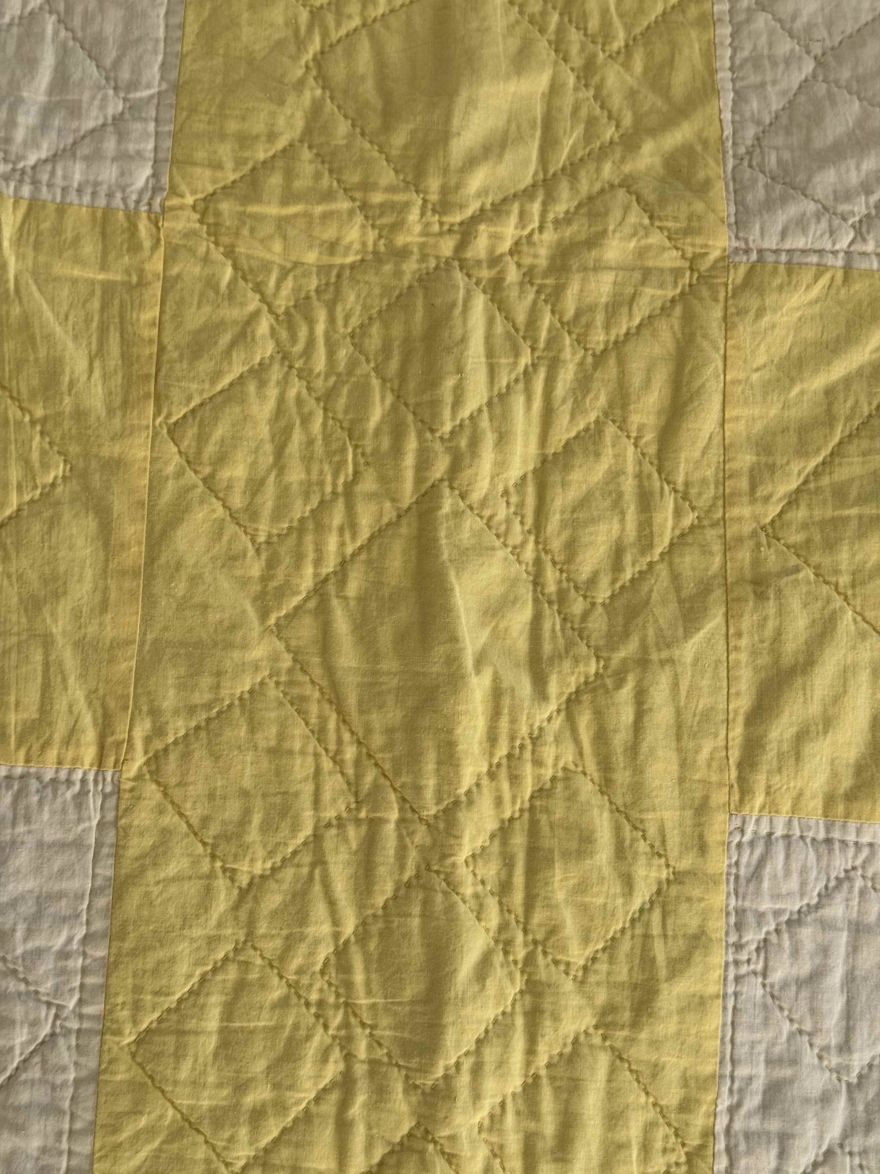 Vintage Quilt Dresden Plate Variation