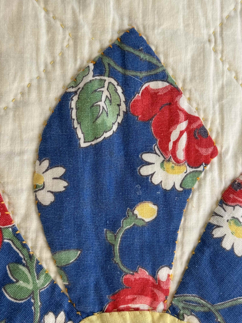 Vintage Quilt Dresden Plate Variation