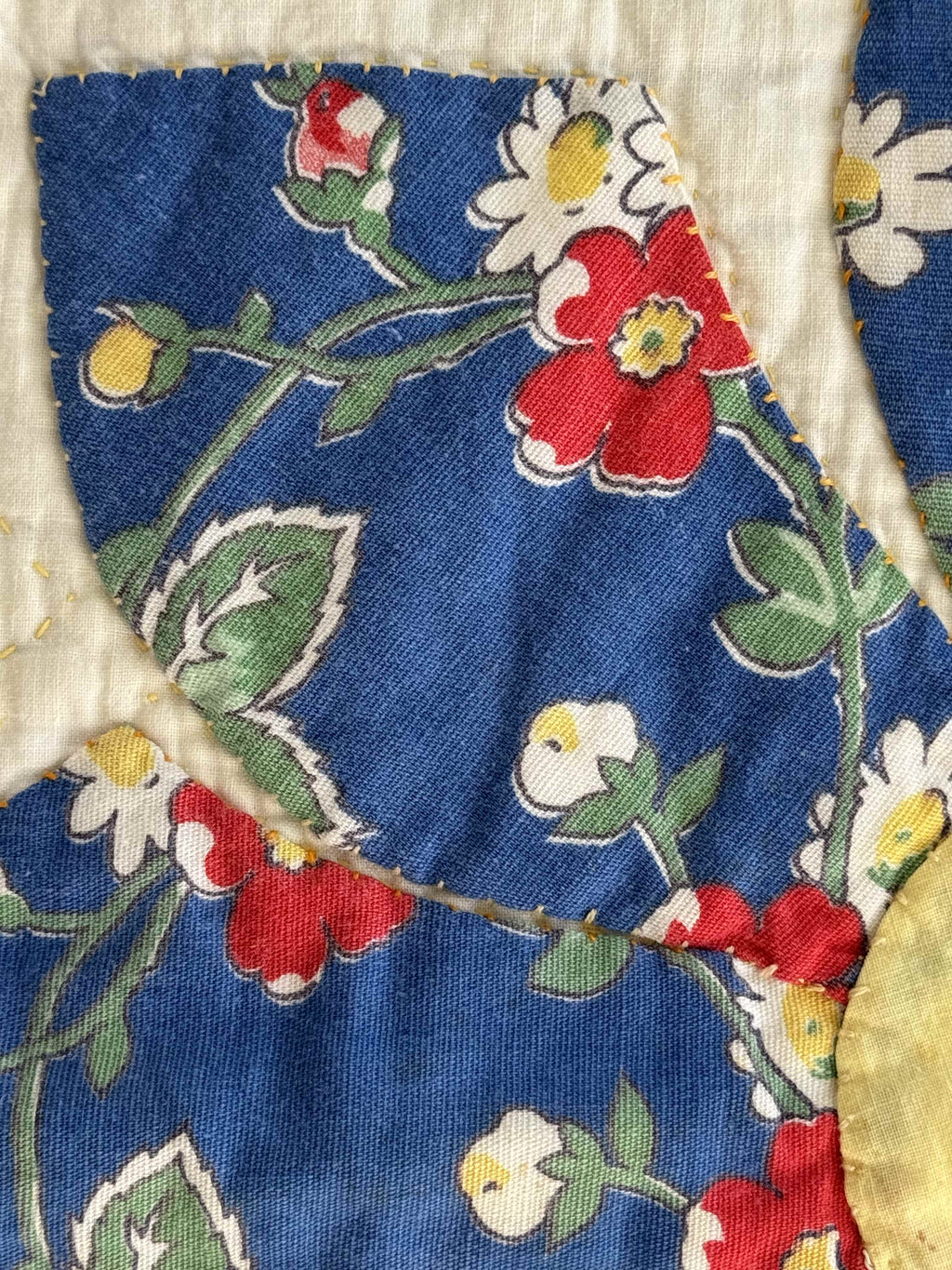 Vintage Quilt Dresden Plate Variation