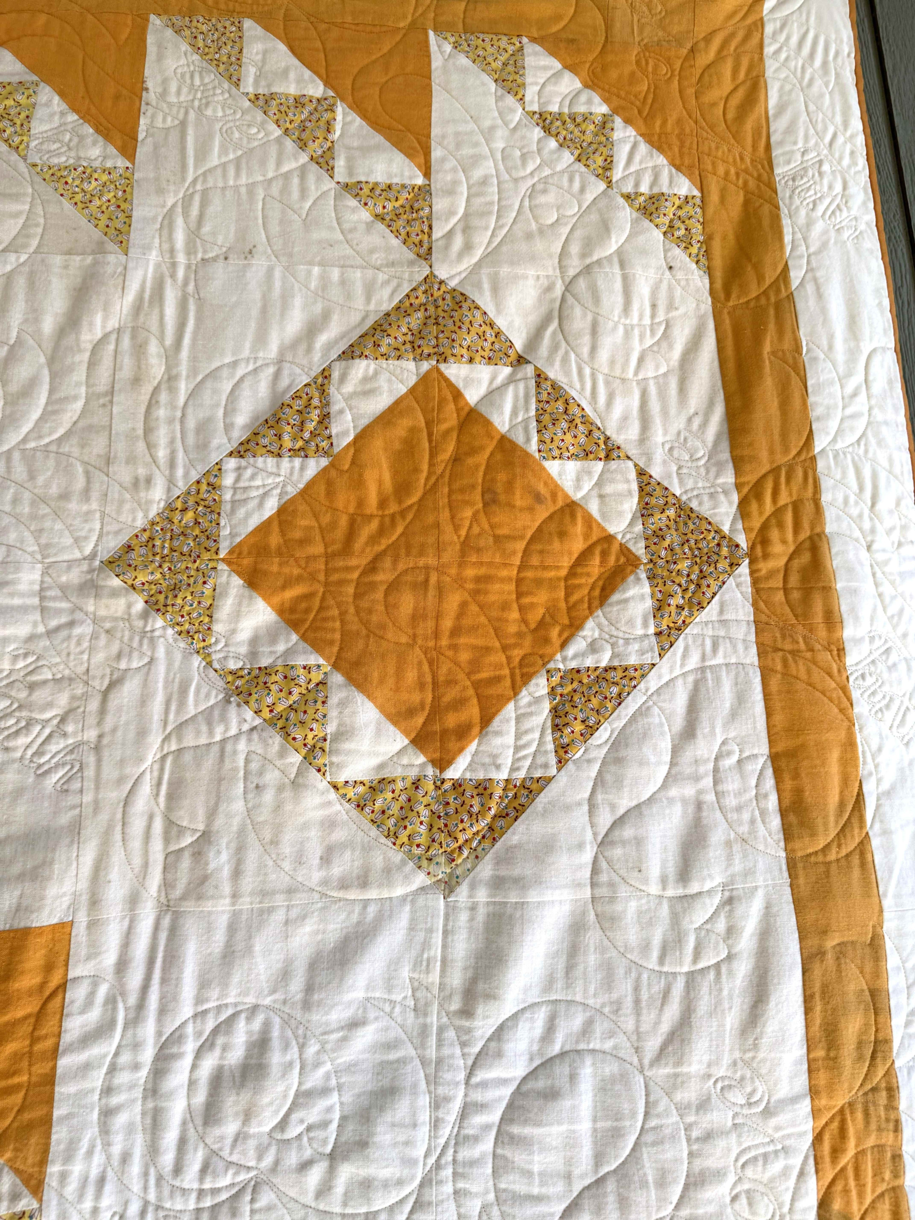 Vintage Quilt Geometric Medallion
