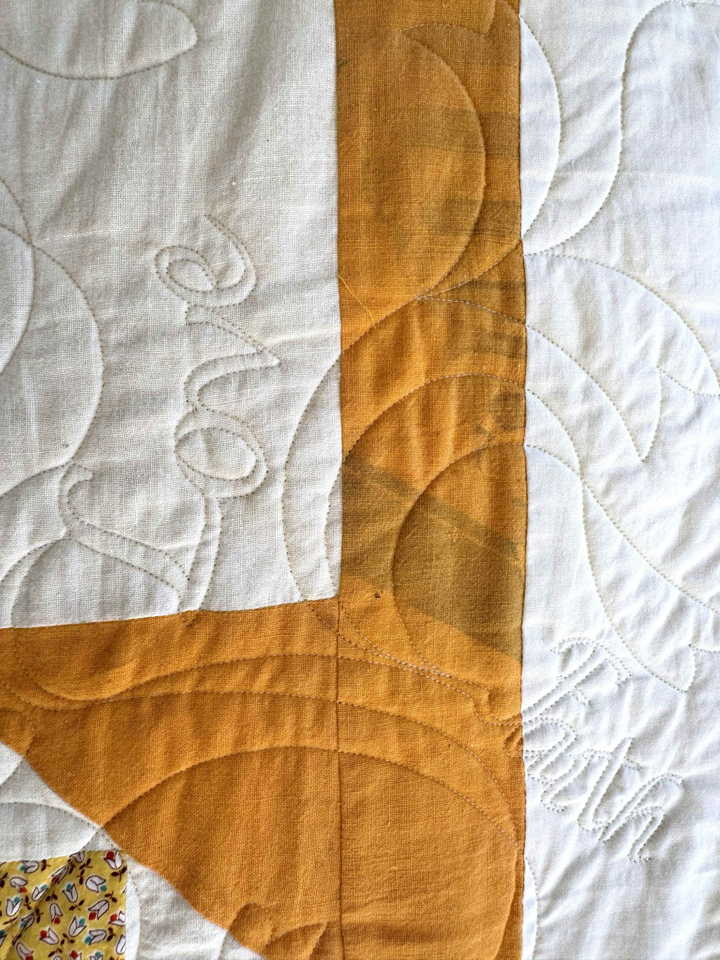 Vintage Quilt Geometric Medallion