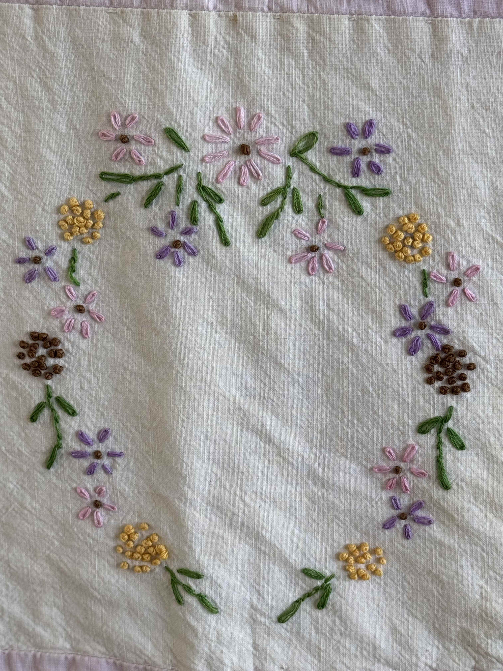 Vintage Quilt Floral Wreath Embroidered