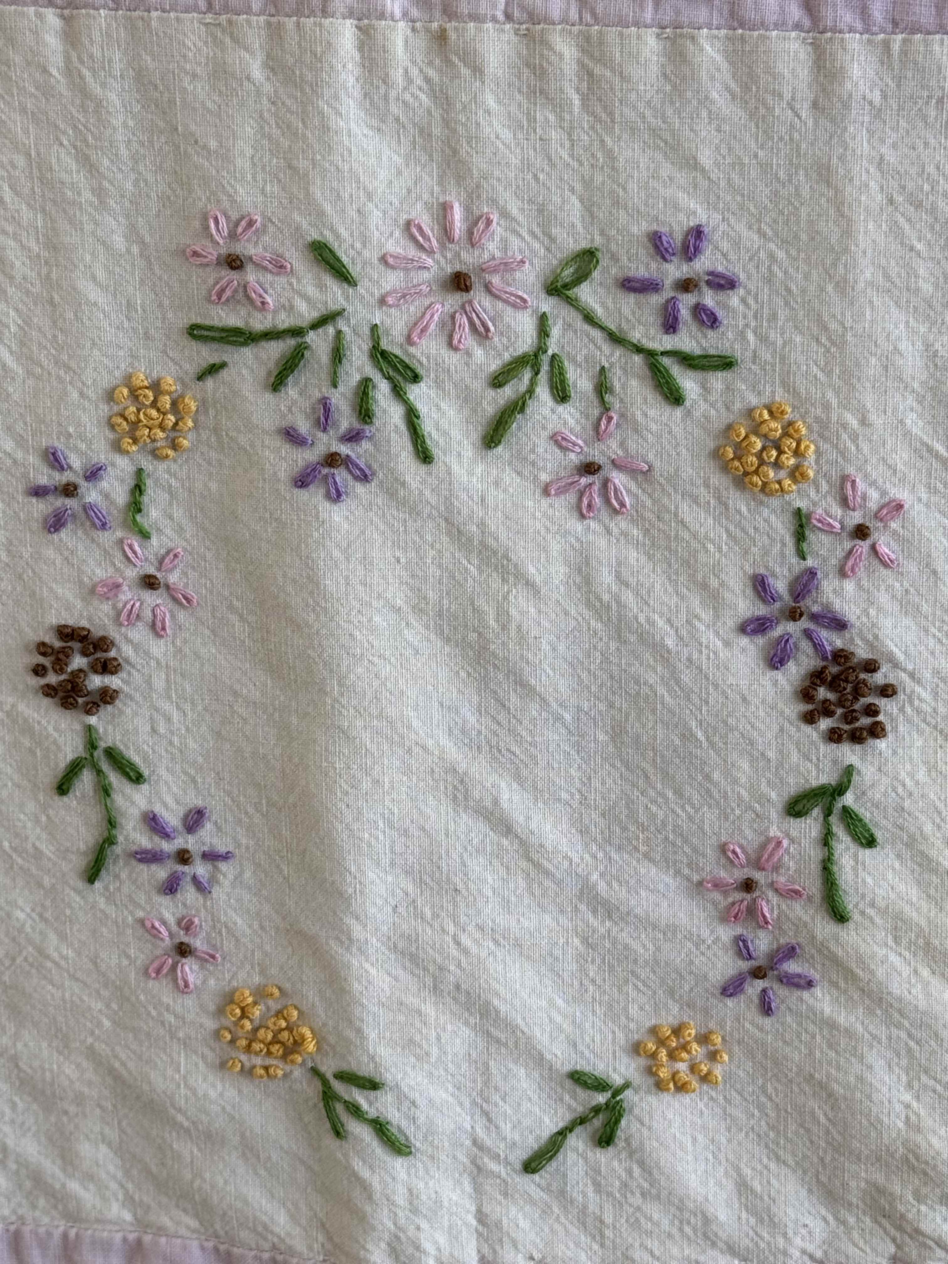Vintage Quilt Floral Wreath Embroidered