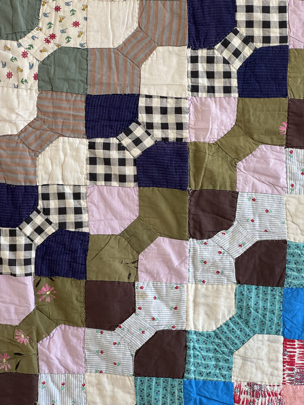 Vintage Cutter Quilt Snowball Chain Variation