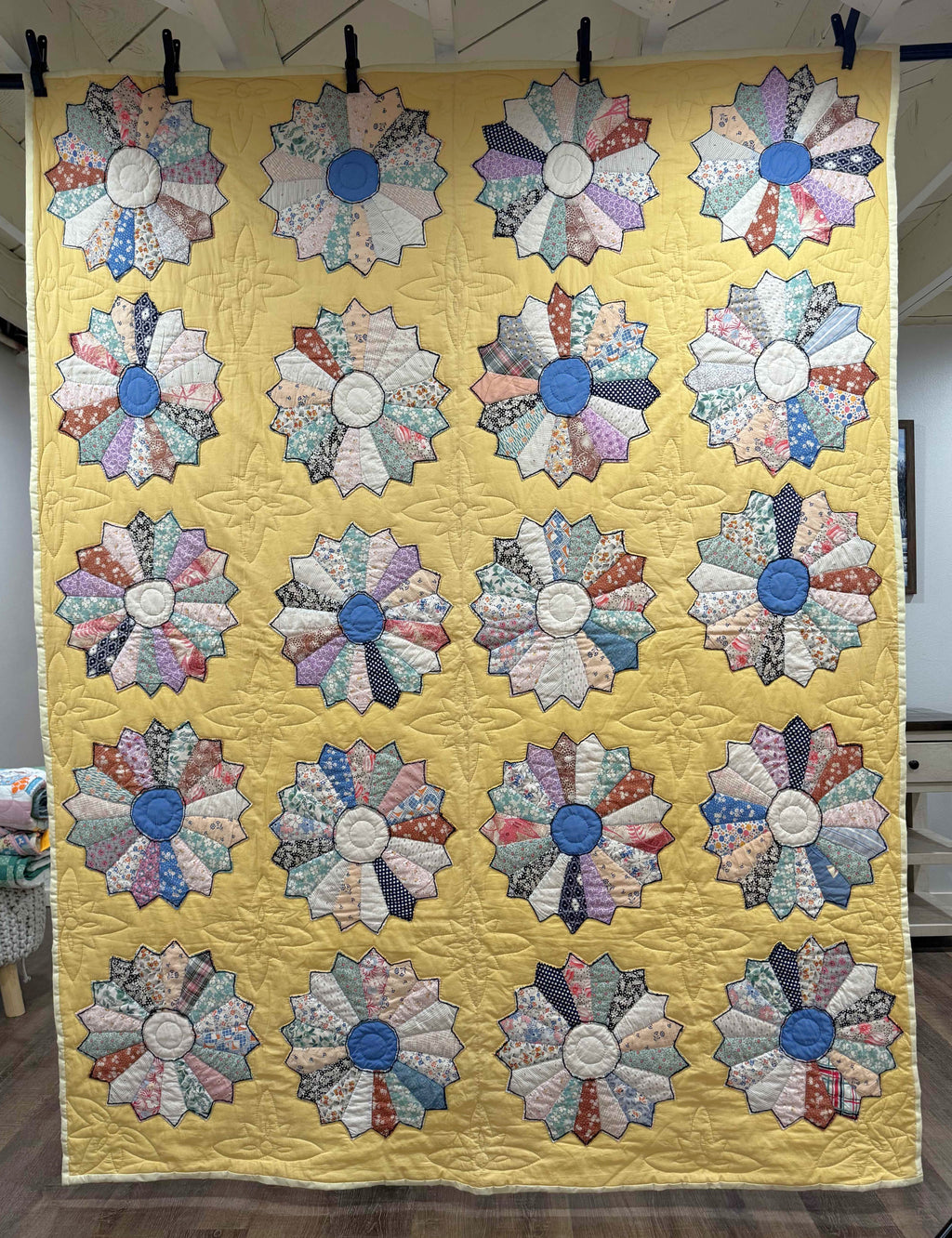 Vintage Quilt Yellow Feed Sack Dresden Plate