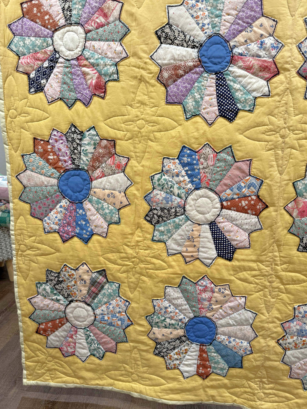 Vintage Quilt Yellow Feed Sack Dresden Plate