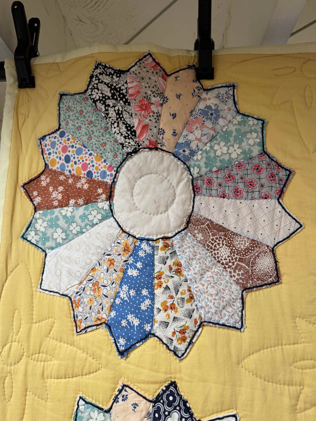Vintage Quilt Yellow Feed Sack Dresden Plate