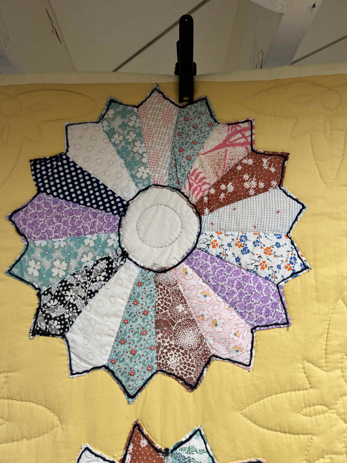 Vintage Quilt Yellow Feed Sack Dresden Plate