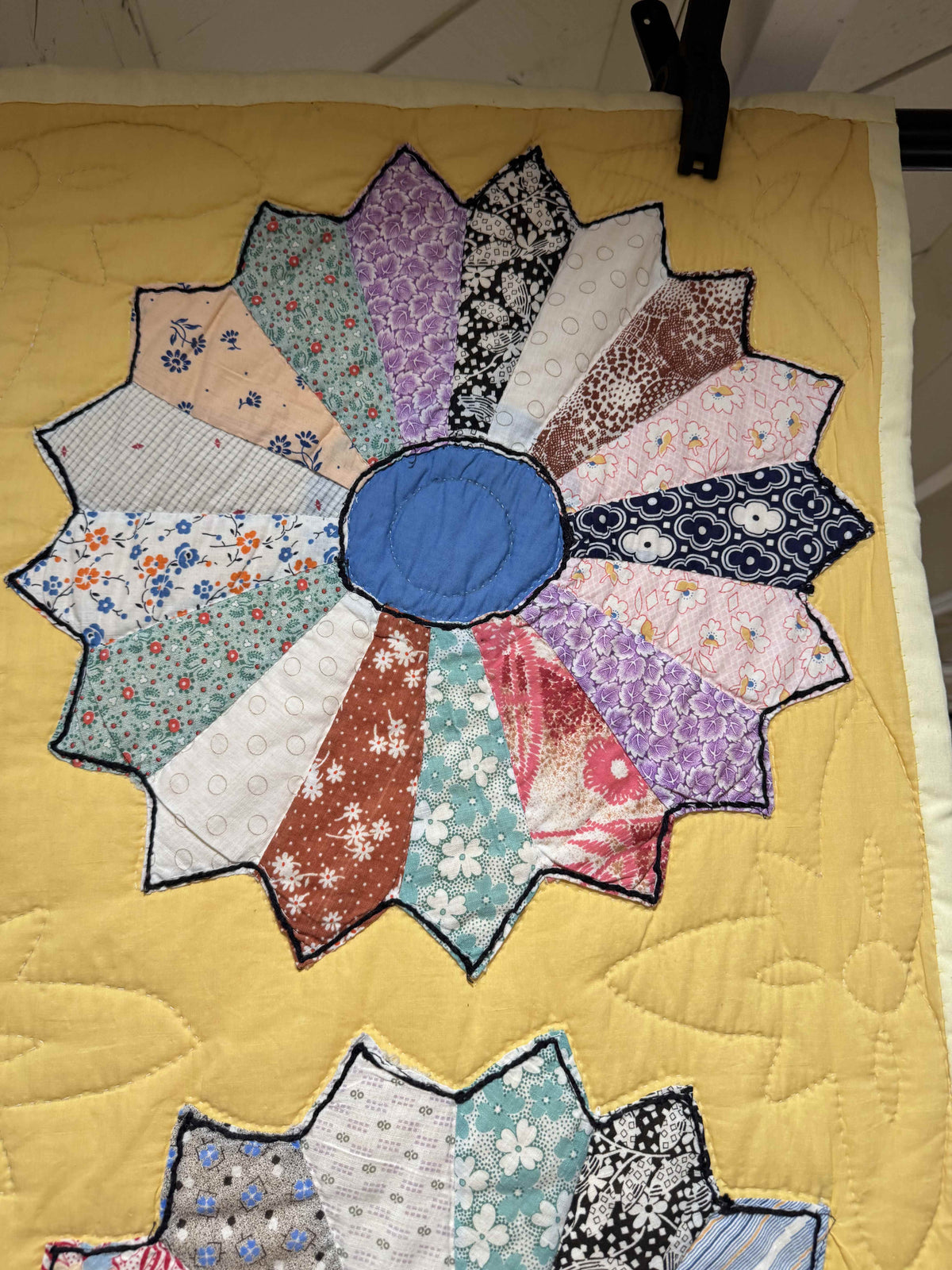 Vintage Quilt Yellow Feed Sack Dresden Plate