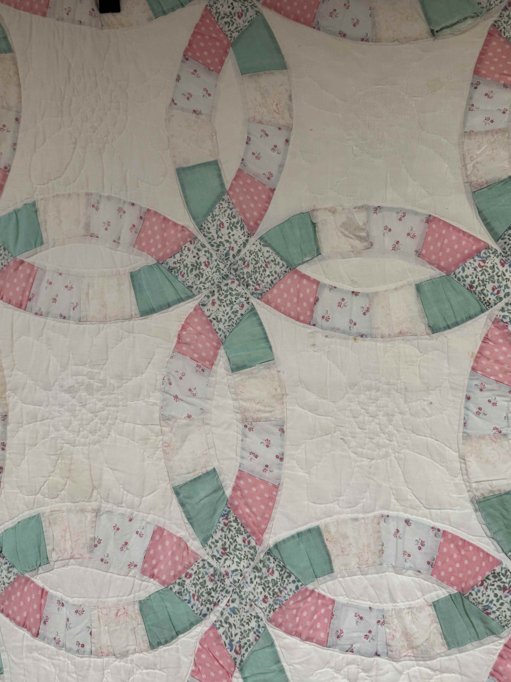 Vintage Double Wedding Ring Quilt