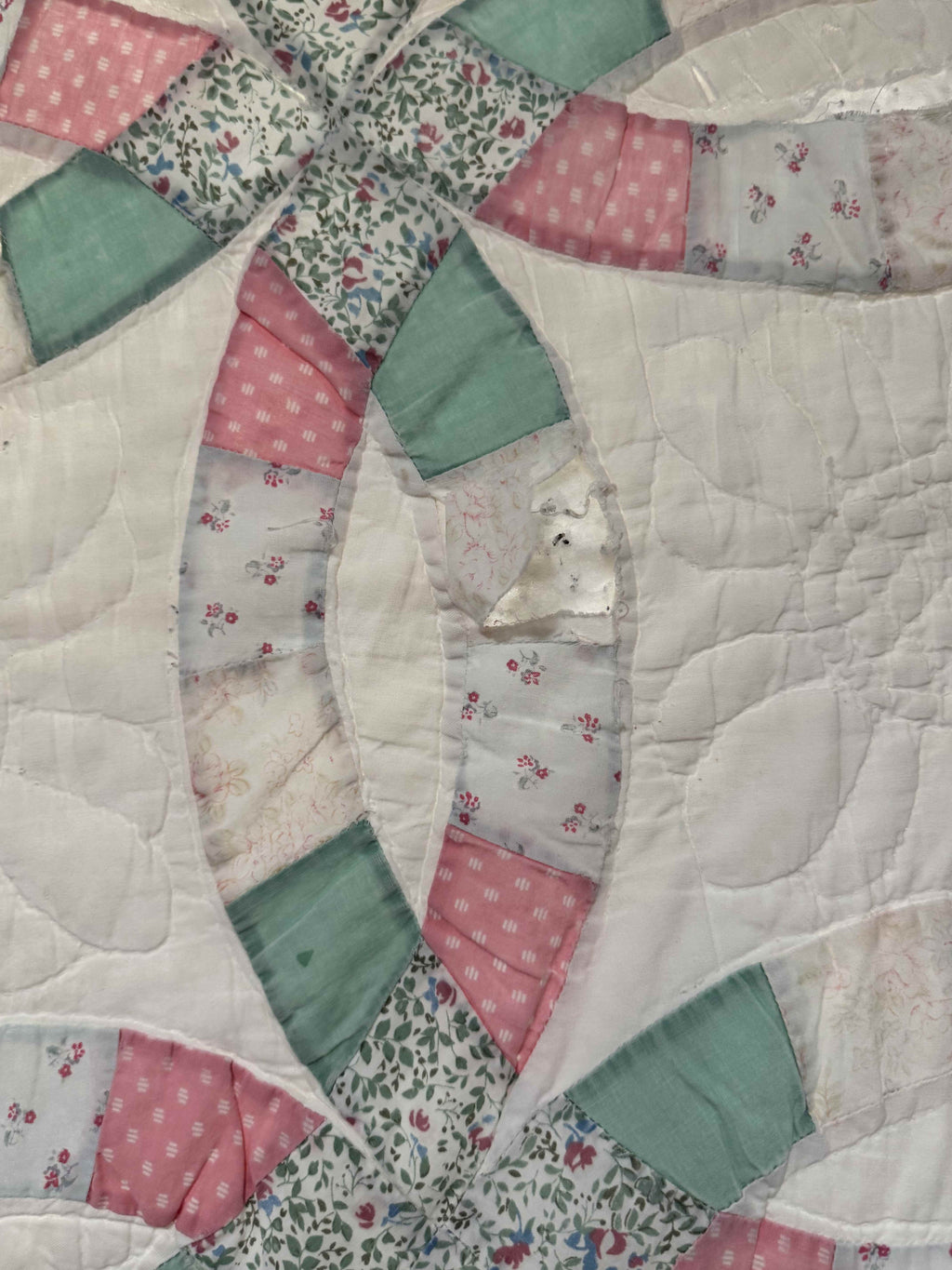 Vintage Double Wedding Ring Quilt