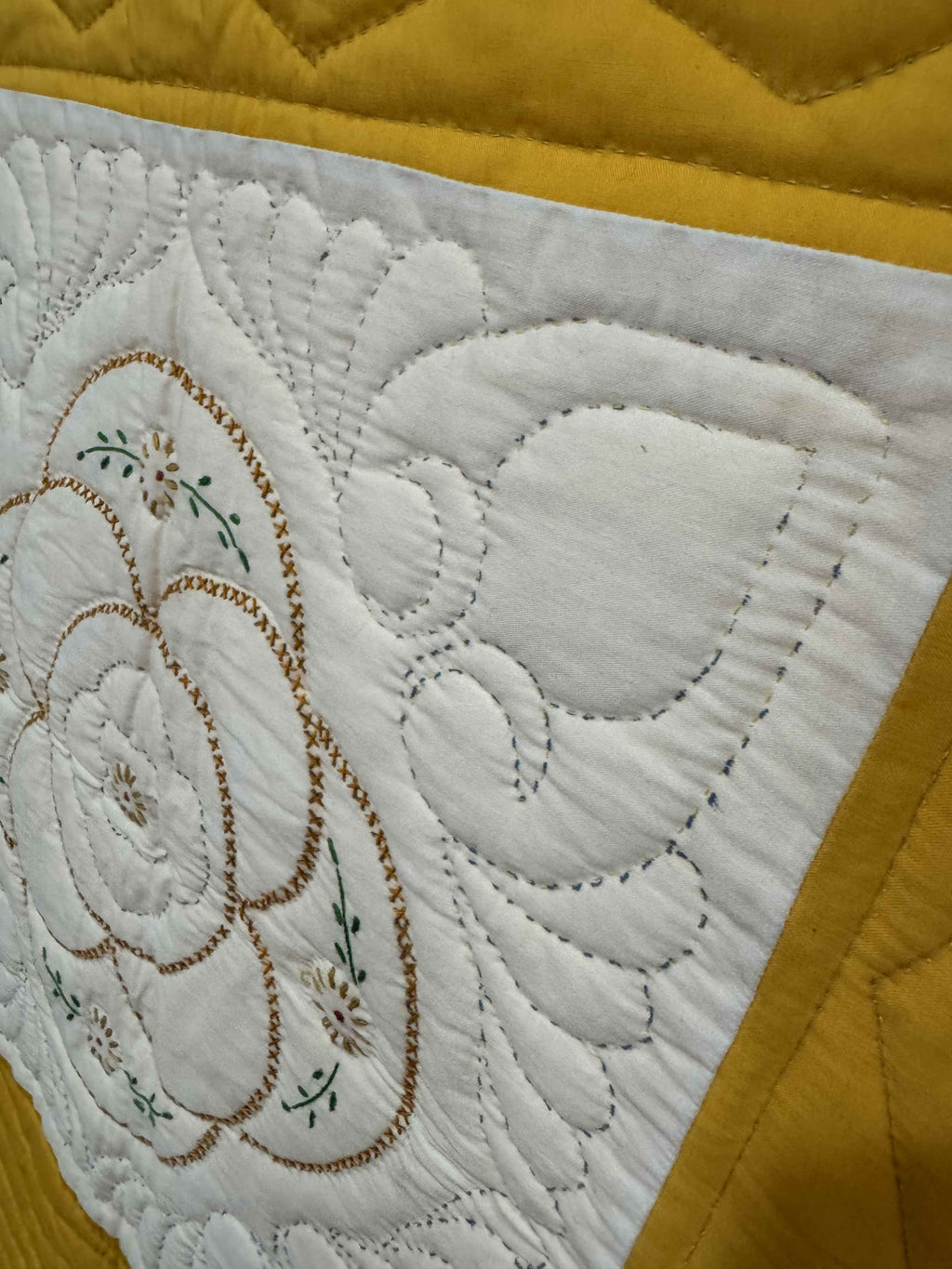 Vintage Shoo Fly Medallion Quilt