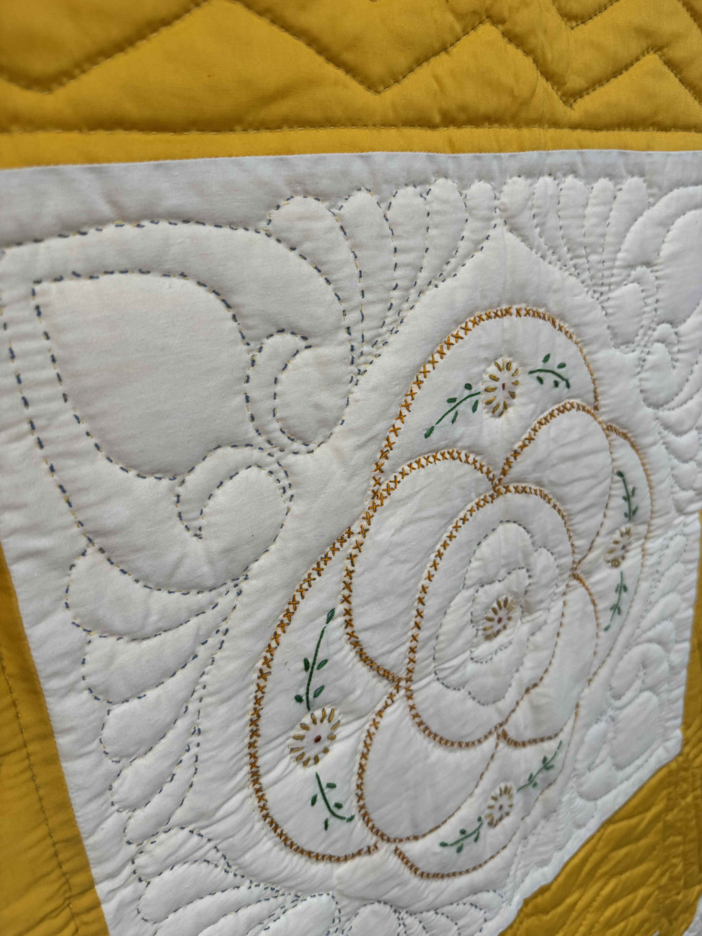 Vintage Shoo Fly Medallion Quilt
