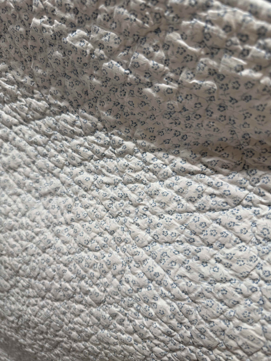 **SOLD** Vintage Old Mill Wheel Quilt **SOLD**