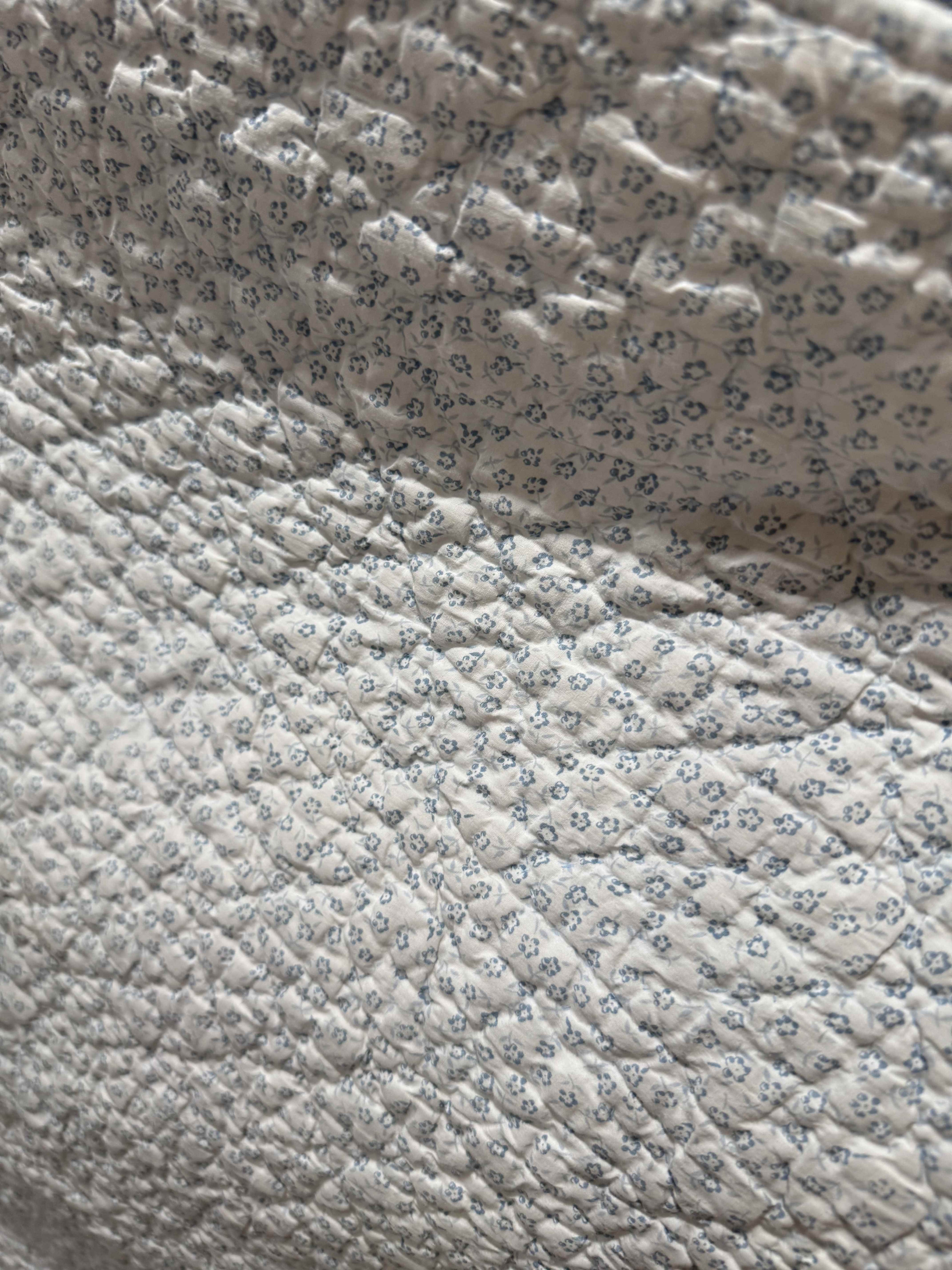 **SOLD** Vintage Old Mill Wheel Quilt **SOLD**