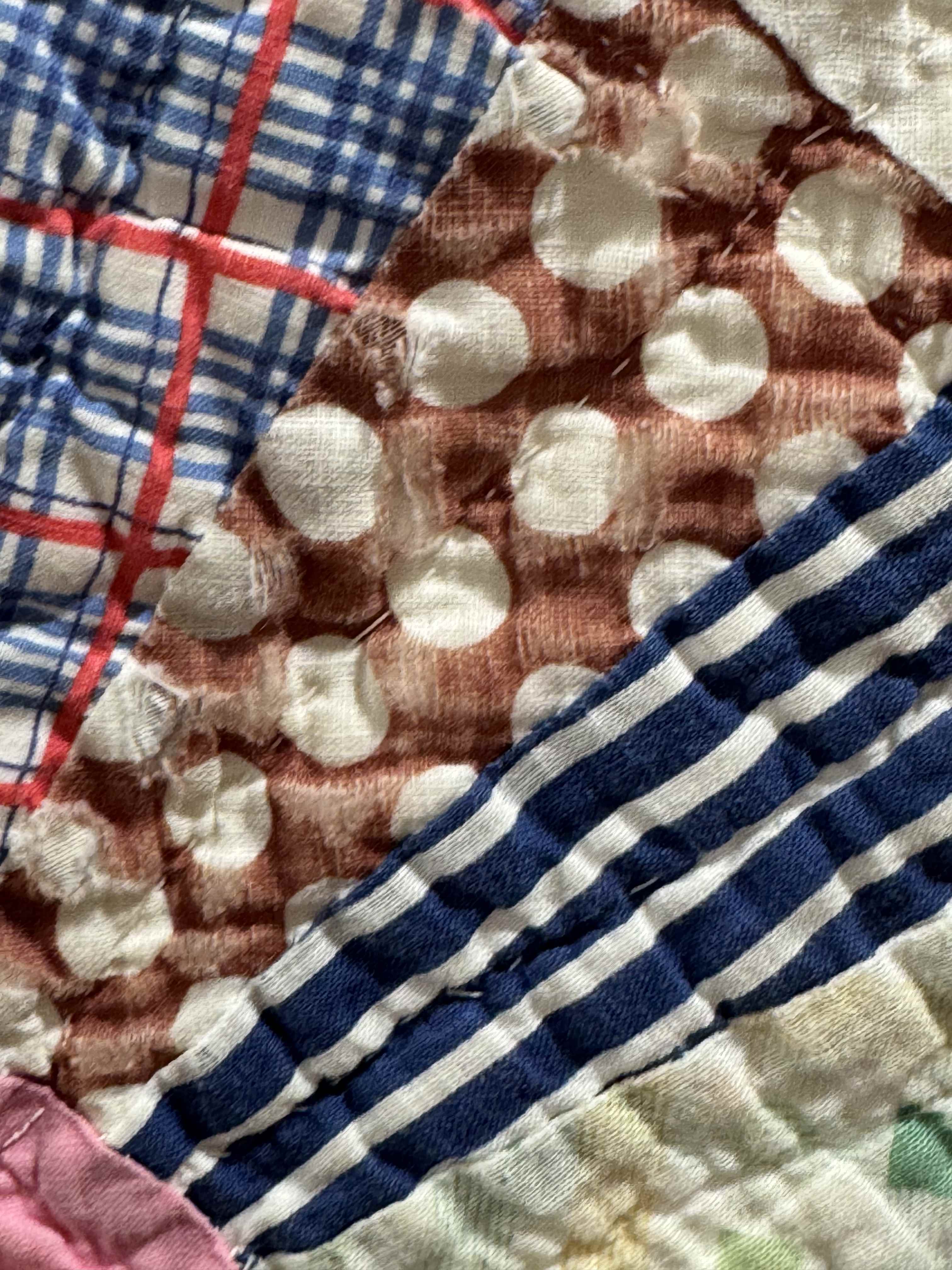 **SOLD** Vintage Grandmother's Fan Pink Feed Sack Quilt **SOLD**