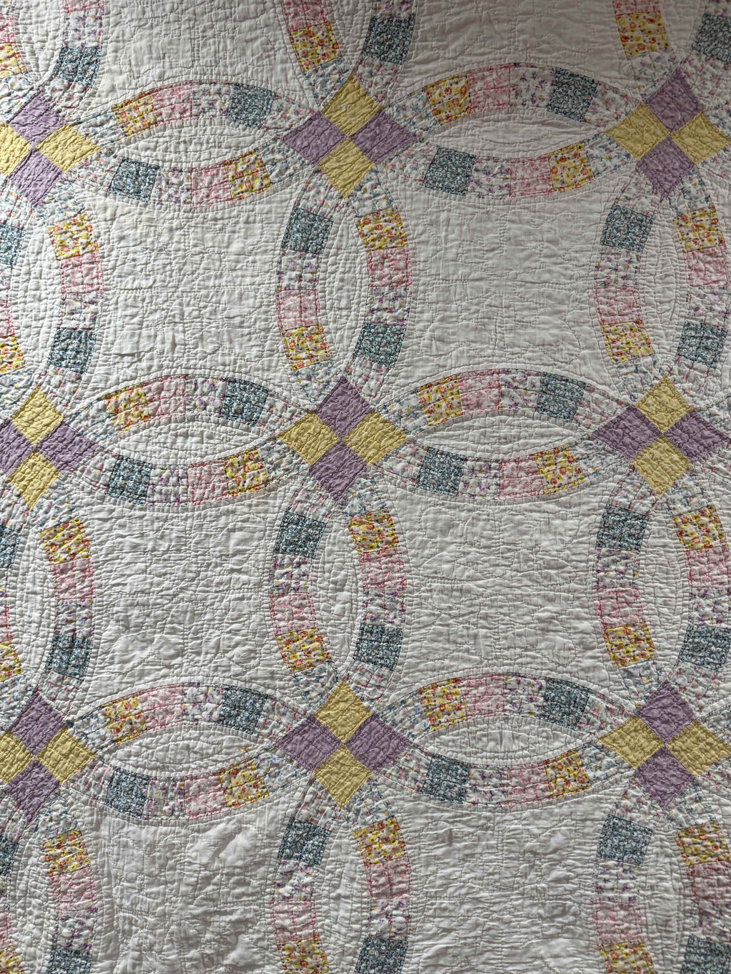 Vintage Double Wedding Ring Quilt
