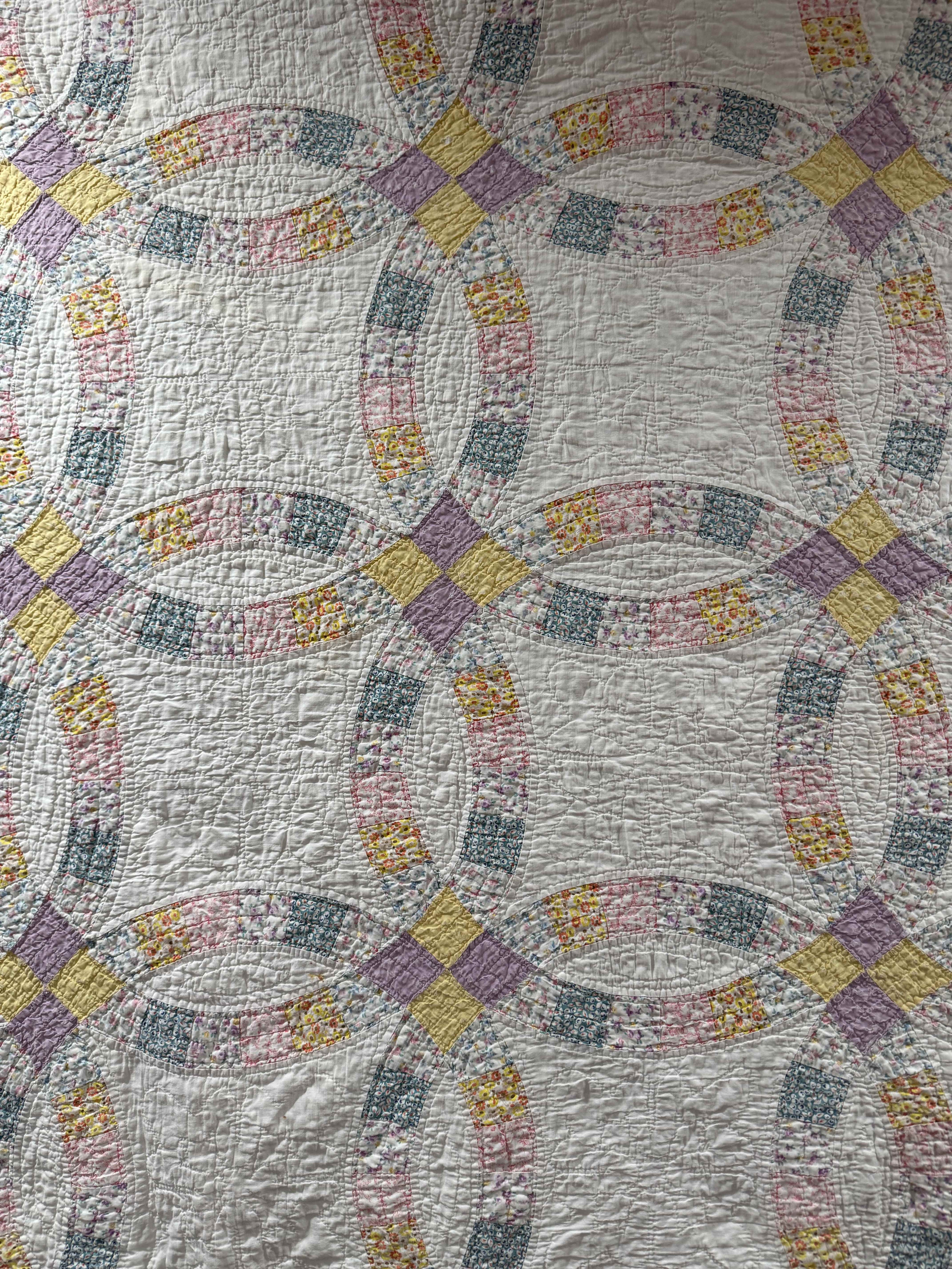 Vintage Double Wedding Ring Quilt