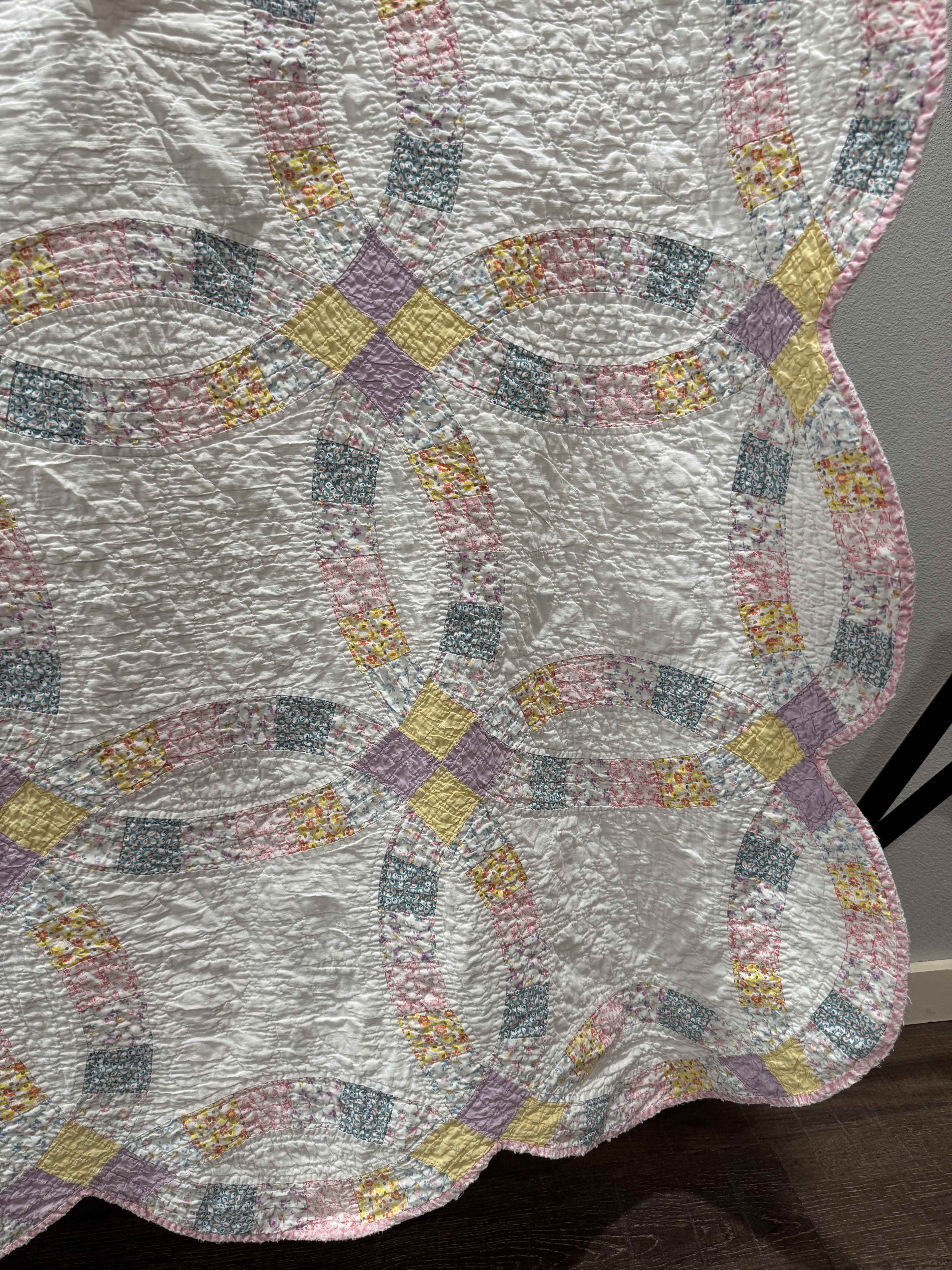 Vintage Double Wedding Ring Quilt