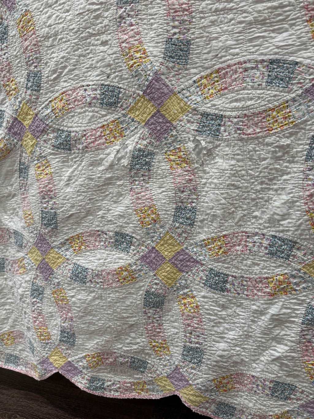 Vintage Double Wedding Ring Quilt