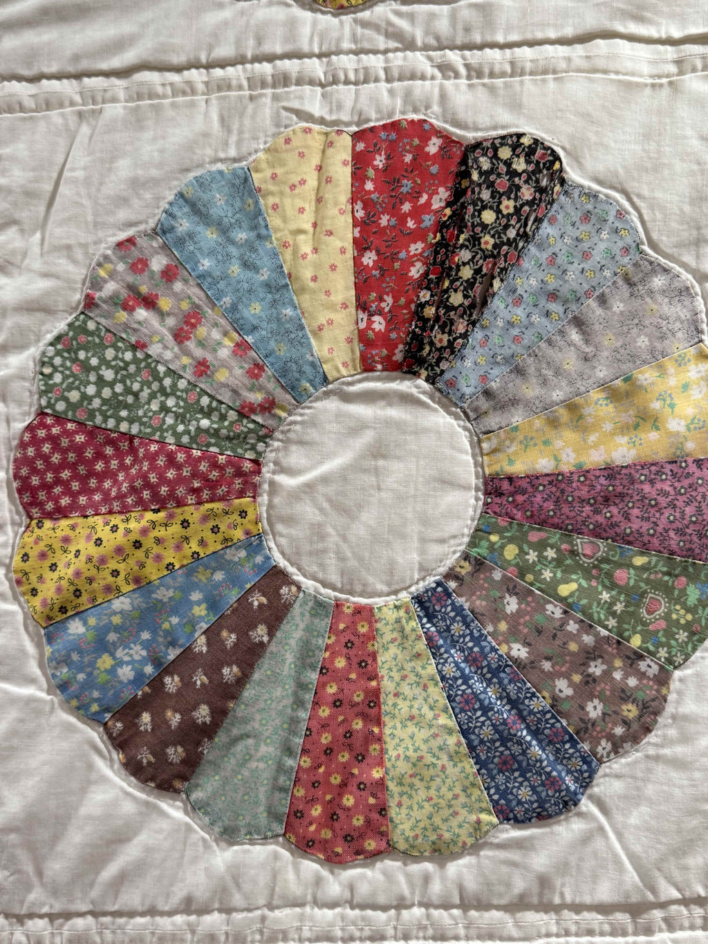 Vintage Feedsack Dresden Plate Cutter Quilt
