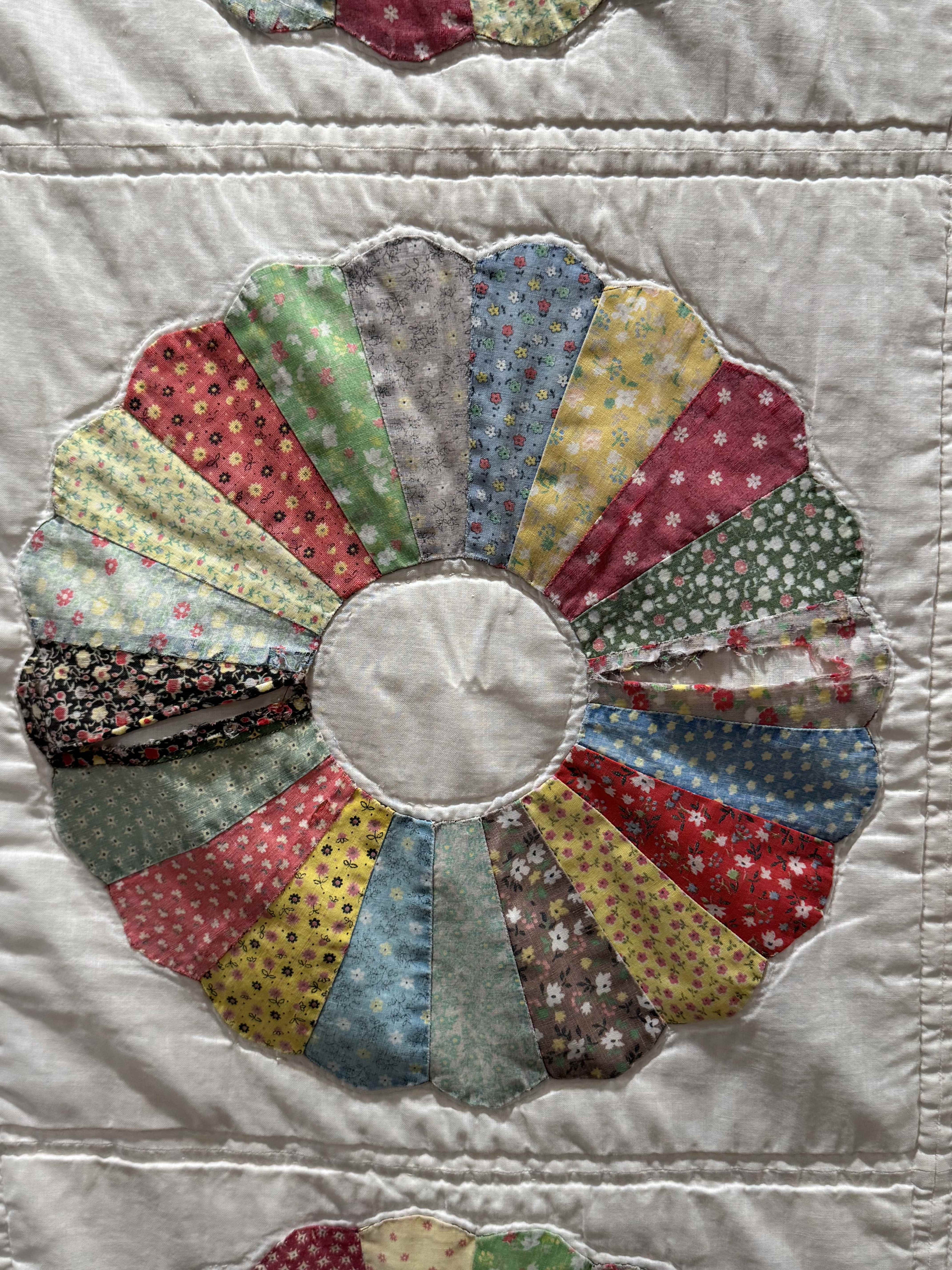 Vintage Feedsack Dresden Plate Cutter Quilt