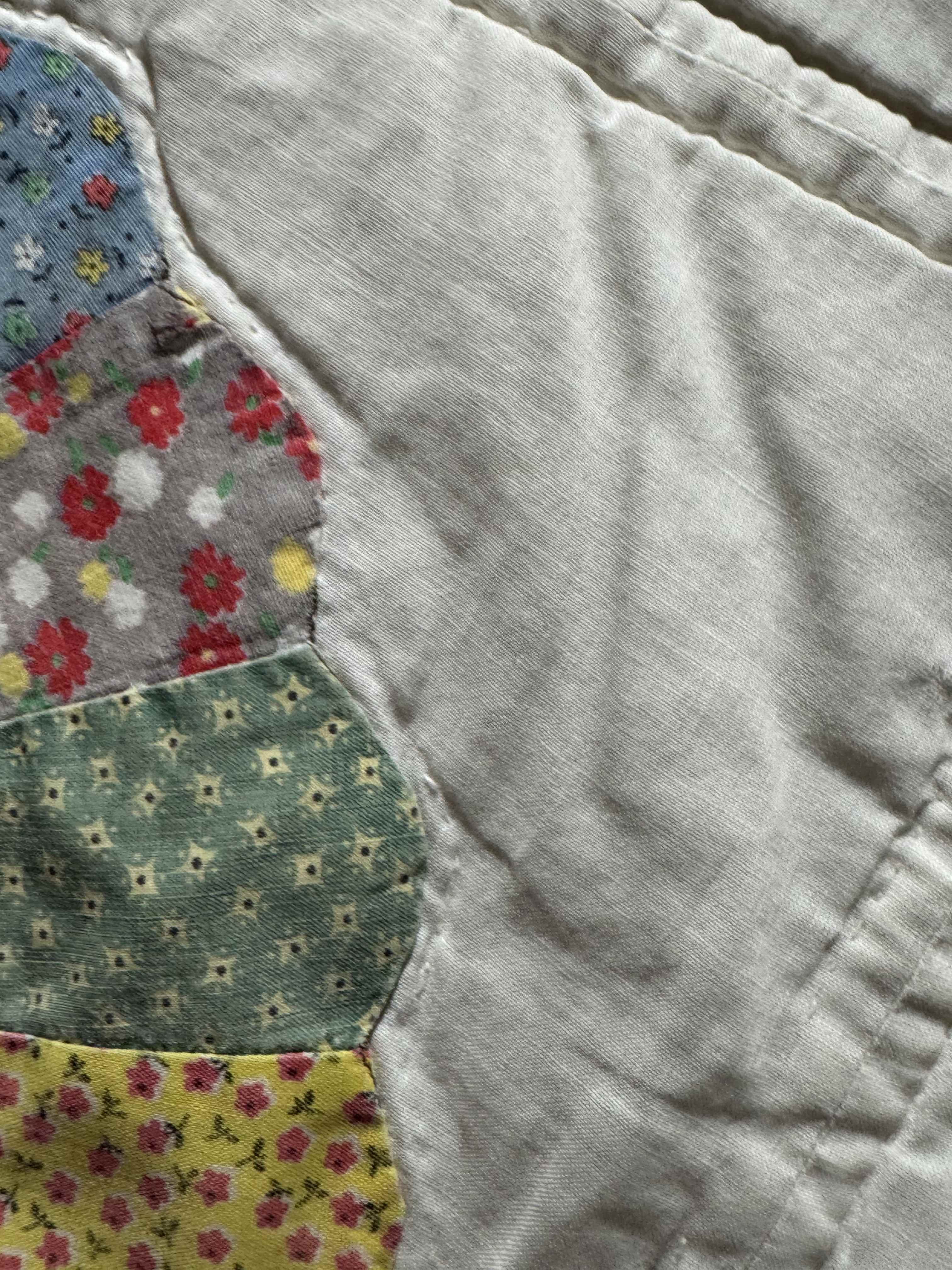 Vintage Feedsack Dresden Plate Cutter Quilt